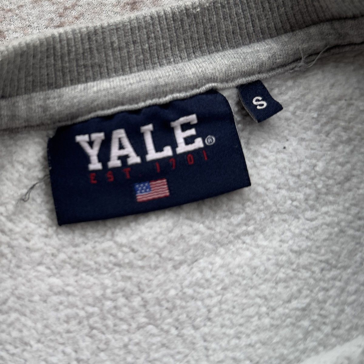 Vintage VINTAGE YALE UNIVERSITY BEAR CREWNECK SWEATSHIRT GREY Size US S / EU 44-46 / 1 - 5 Thumbnail