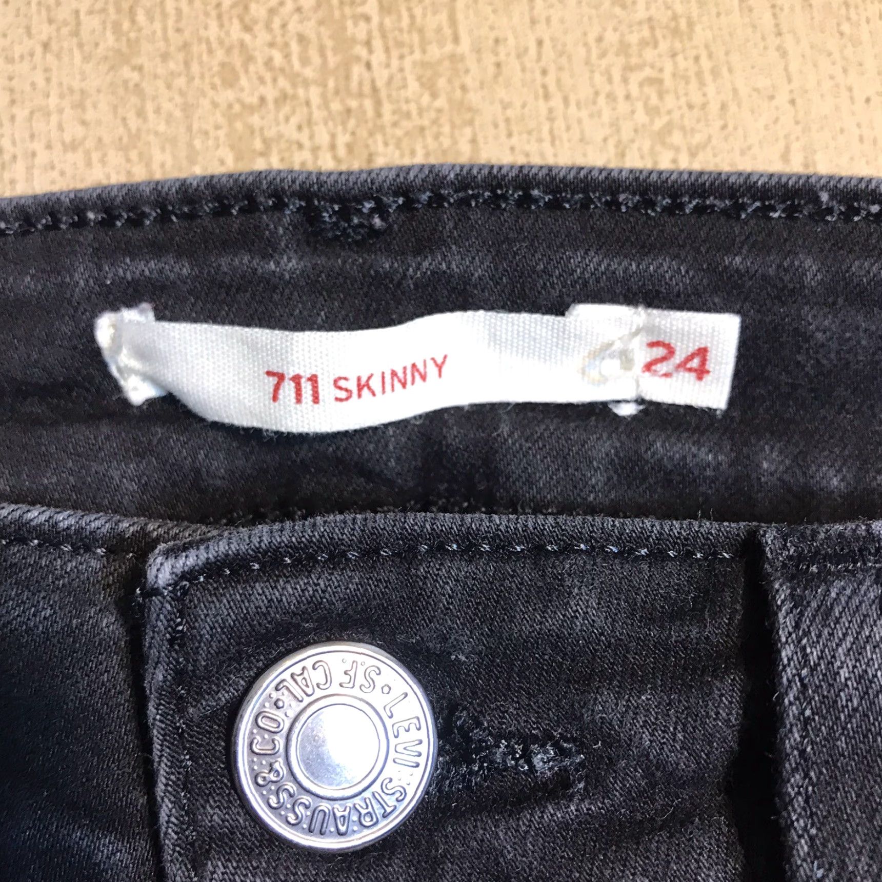 Levi's Levis Classic Cuffed Denim Black Cut Off Shorts Raw Hem Zip Fly Womens Tag 24 Regular 5-Pocket Denim Vintage No 90s Theme Women Size 42" / US 20 - 3 Thumbnail