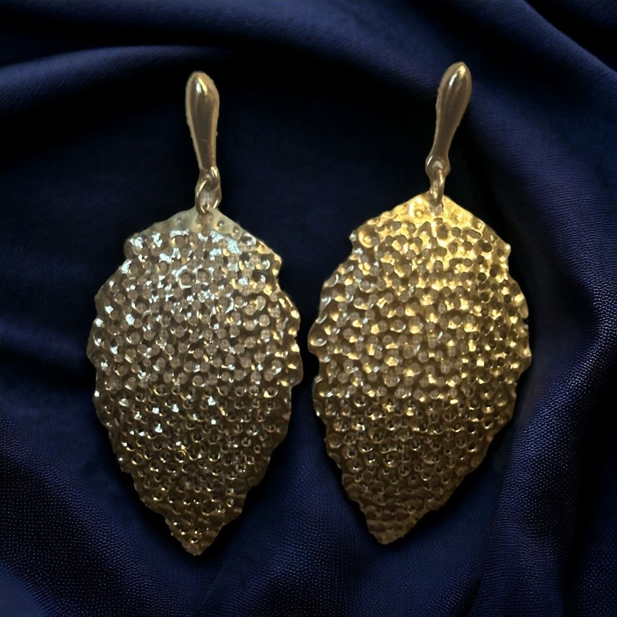 Other Gold filigree curved leaf dangle earrings Size ONE SIZE - 1 Thumbnail