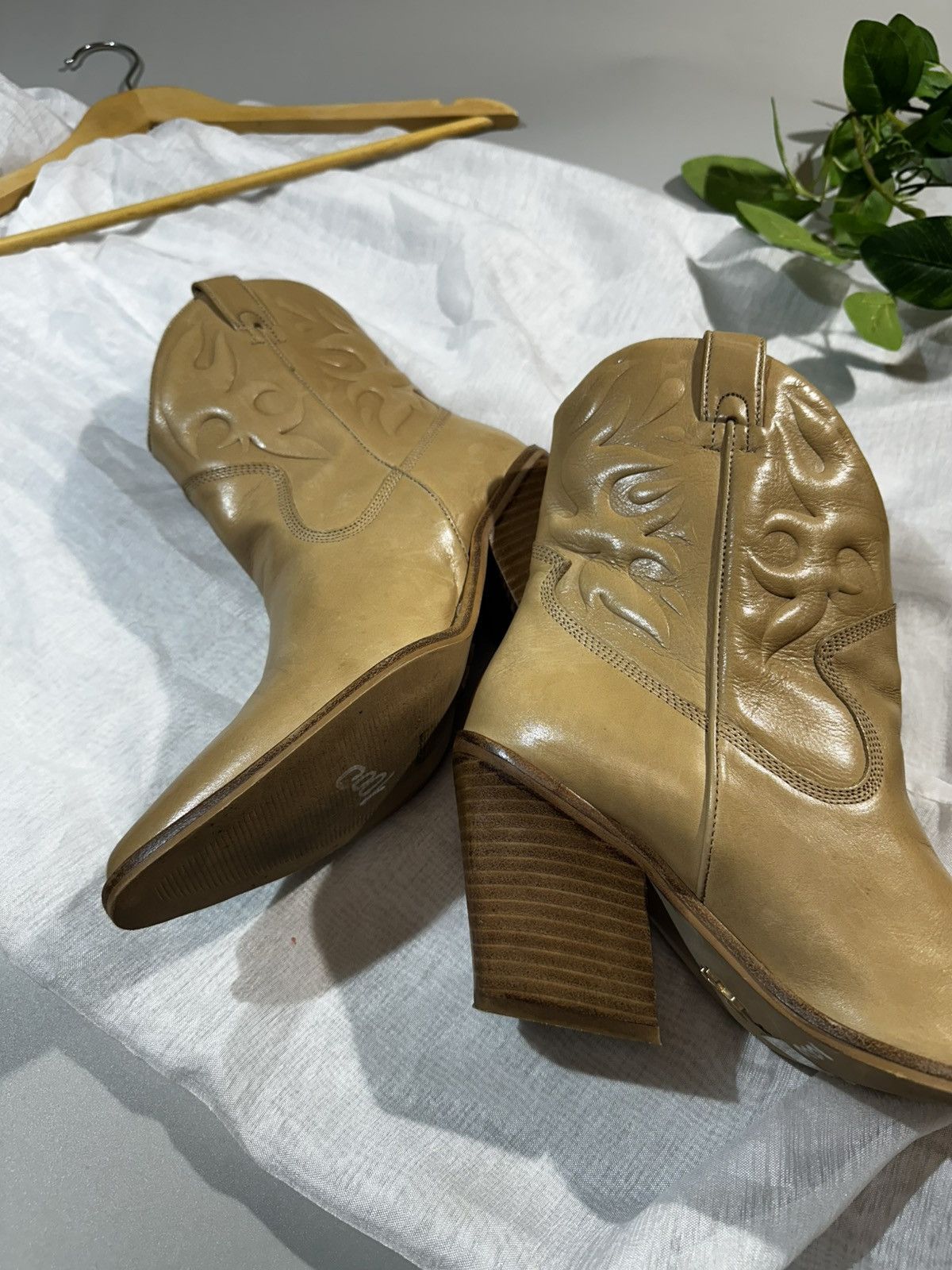 Other BRONX Leather Cowboy Ankle Boots Nude Pointed Toe Block Size US 7.5 / IT 37.5 - 6 Thumbnail