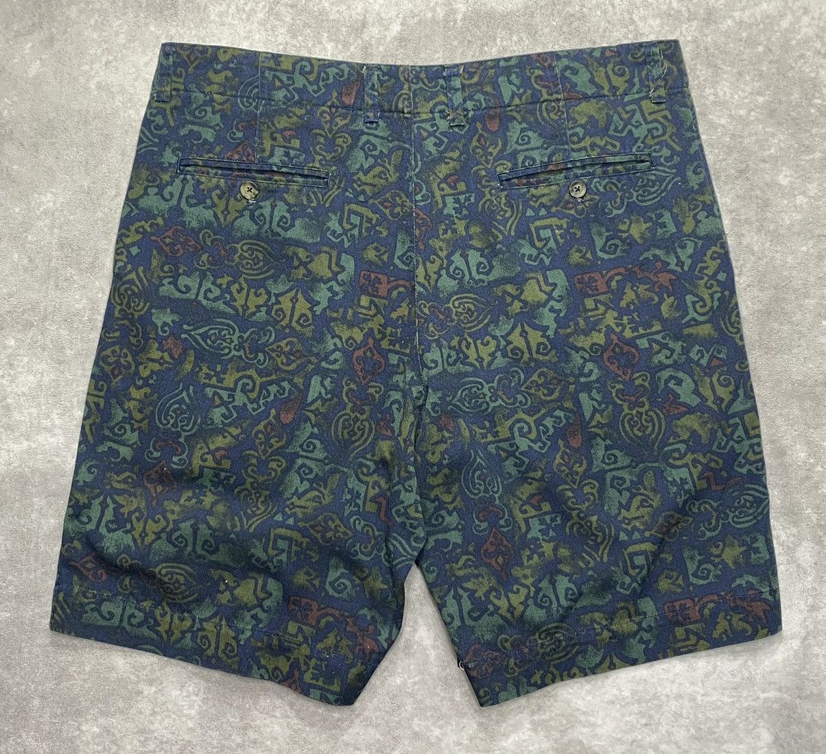 Liz Claiborne 90’s Vintage Claiborne Blue Tribal Print Chino Shorts Size US 36 / EU 52 - 2 Thumbnail