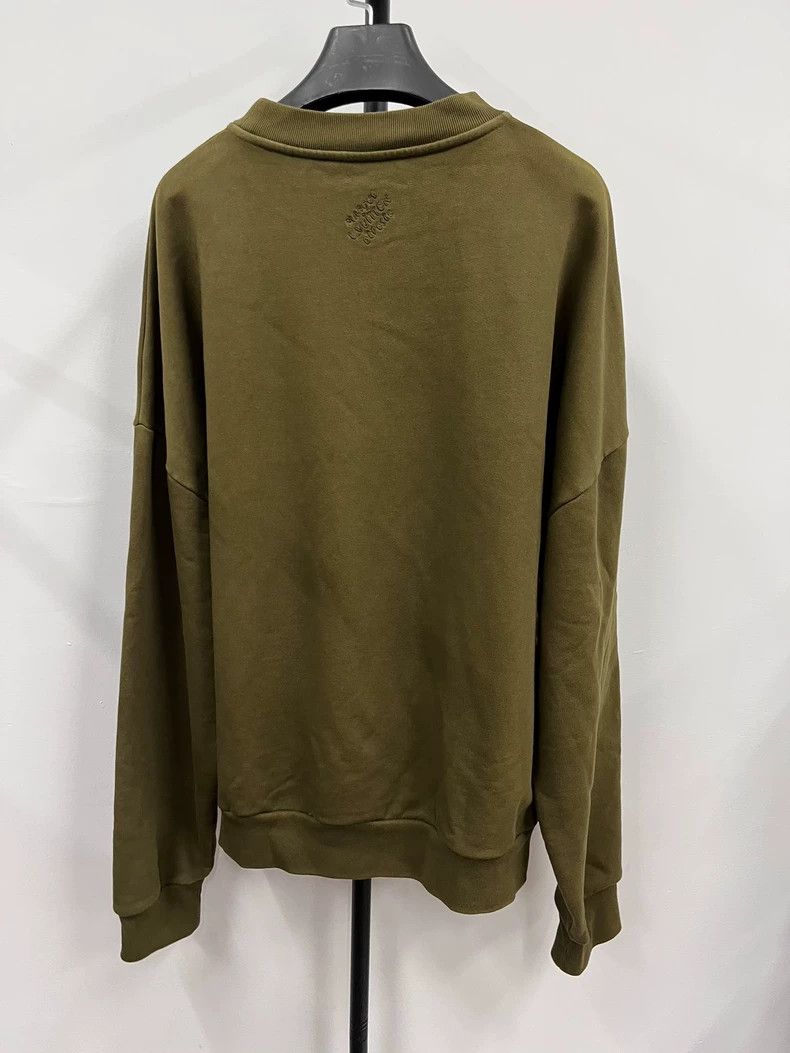 Louis Vuitton Louis Vuitton SS24 Logo Stud Printed Crew Neck Long Sleeve Size US M / EU 48-50 / 2 - 2 Thumbnail