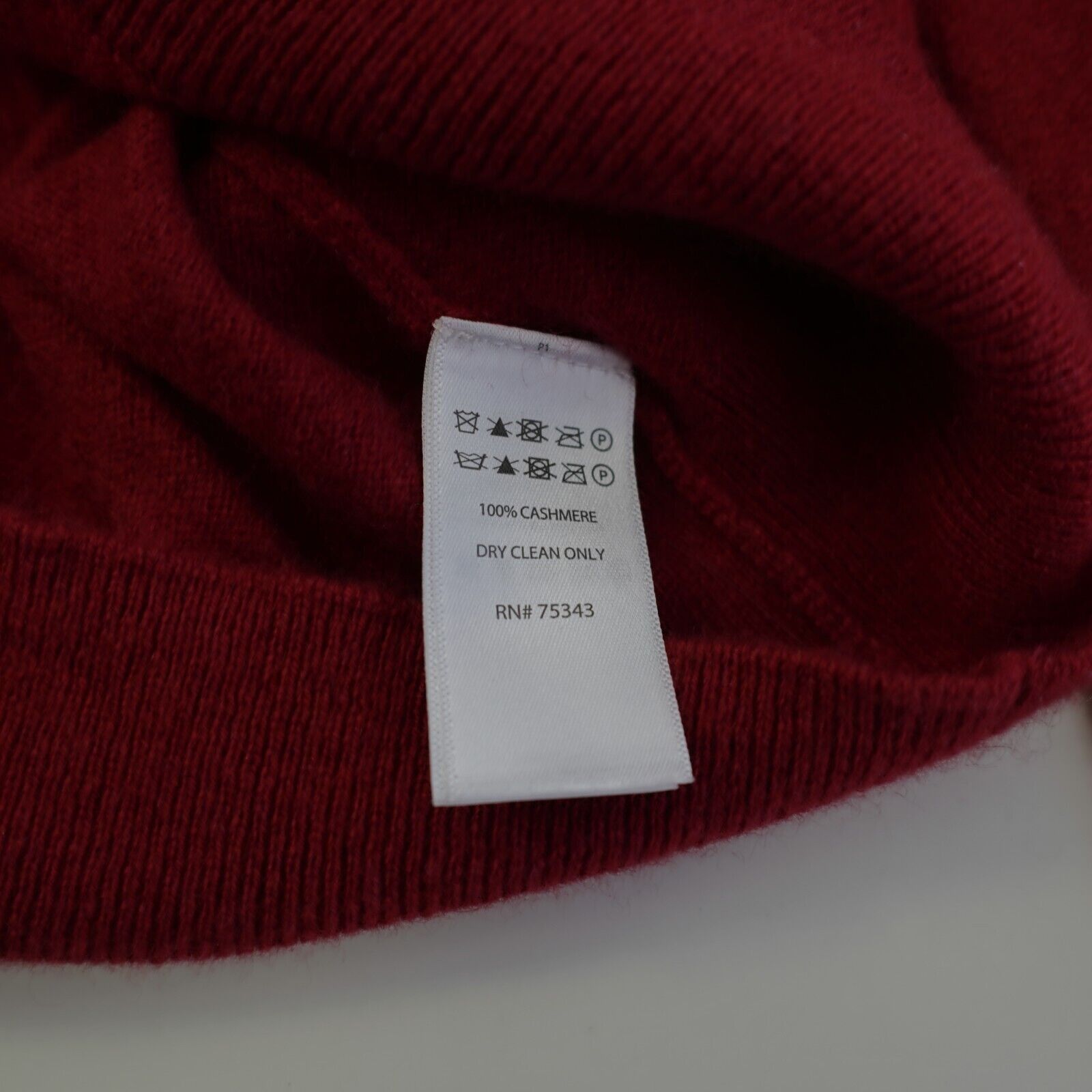 Elie Tahari Tahari Pure Luxe 100% Cashmere Medium Red V-Neck Sweater Size M / US 6-8 / IT 42-44 - 6 Thumbnail
