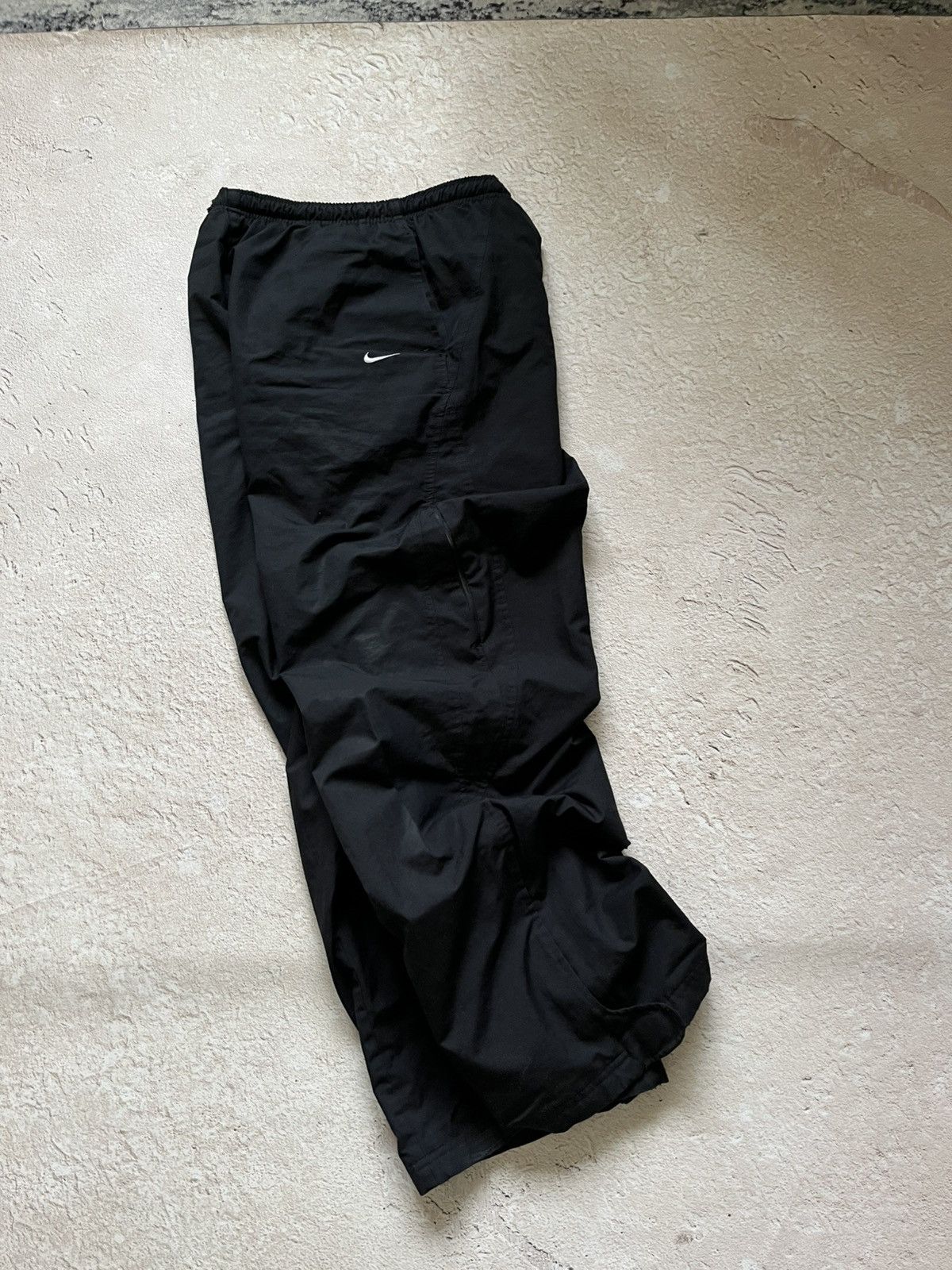 Nike NIKE VINTAGE BLACK TRACK PANTS • Y2K / TECH / ARCHIVE 00s Size US 35 - 1 Thumbnail