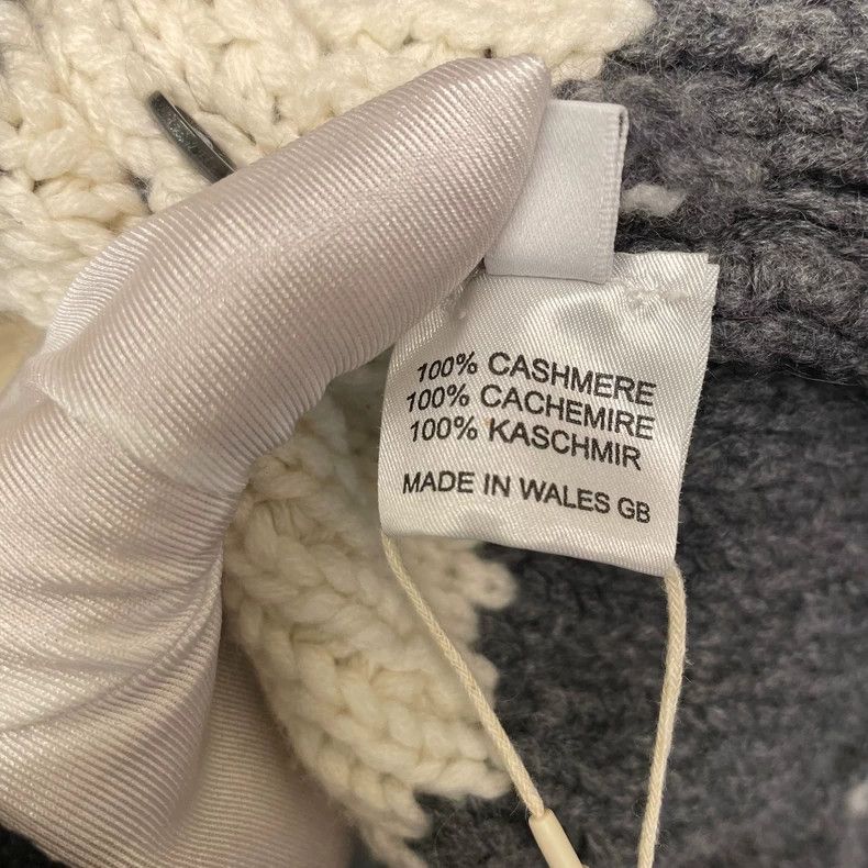 Thom Browne Thom Browne Gray and white striped cashmere high collar sw Size US M / EU 48-50 / 2 - 3 Thumbnail