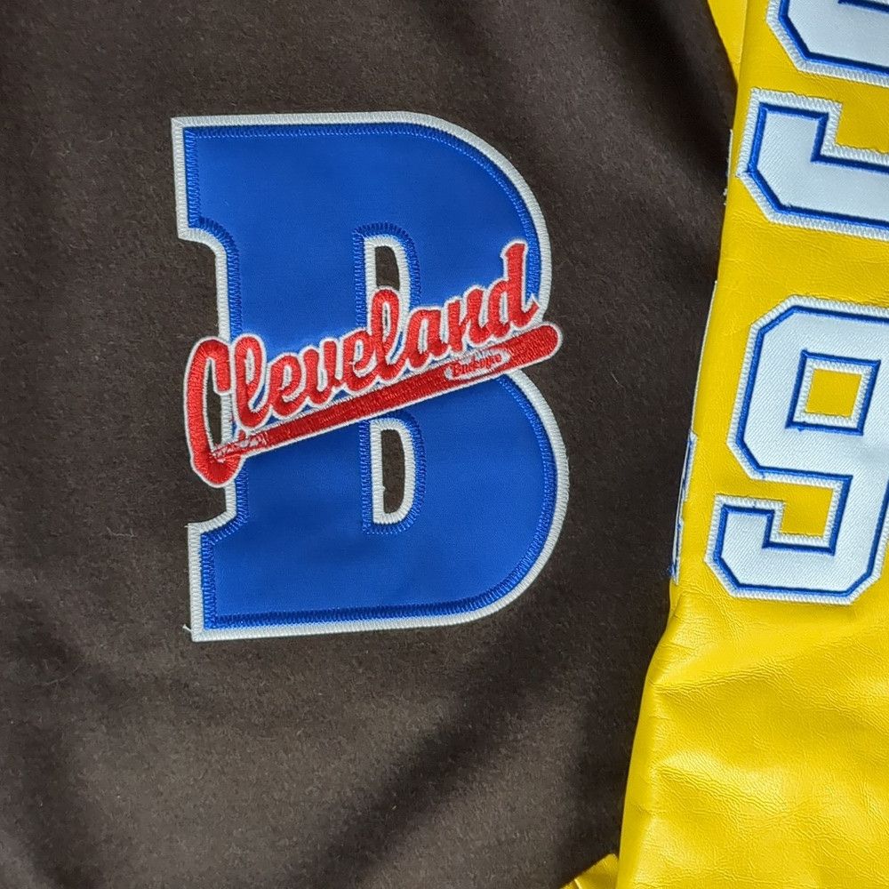 Other Headgear classics Cleveland Buckeye's Varsity jacket Size XL Size US XL / EU 56 / 4 - 2 Thumbnail