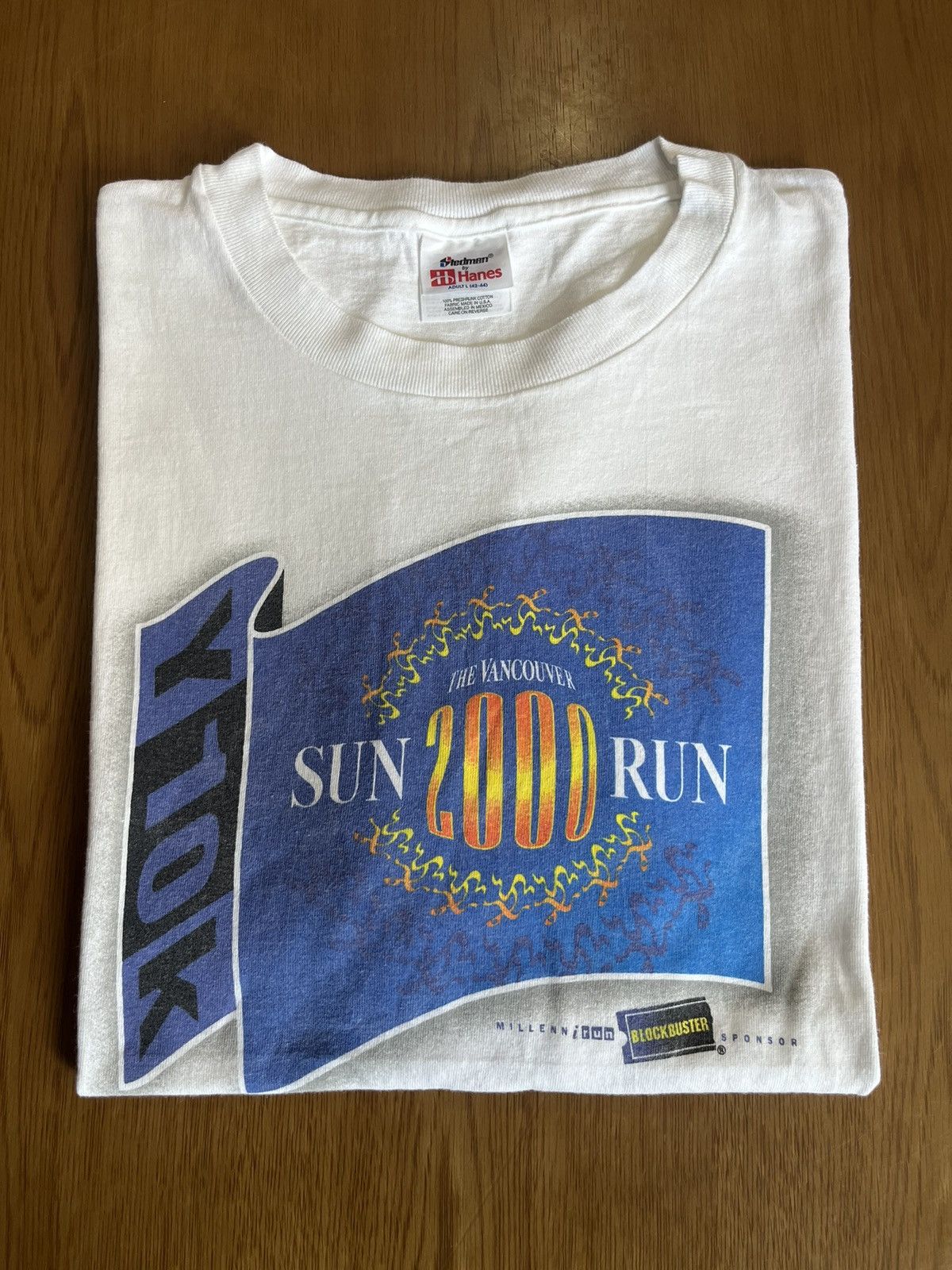 Vintage Vintage The VANCOUVER SUN 2000 RUN Blockbuster 00’s Tshirt Size US L / EU 52-54 / 3 - 1 Thumbnail