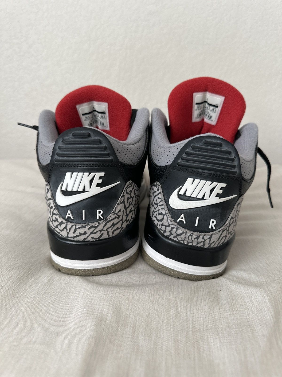 Jordan Brand Air Jordan 3 Black Cement 2018 Size US 10.5 / EU 43-44 - 2 Thumbnail