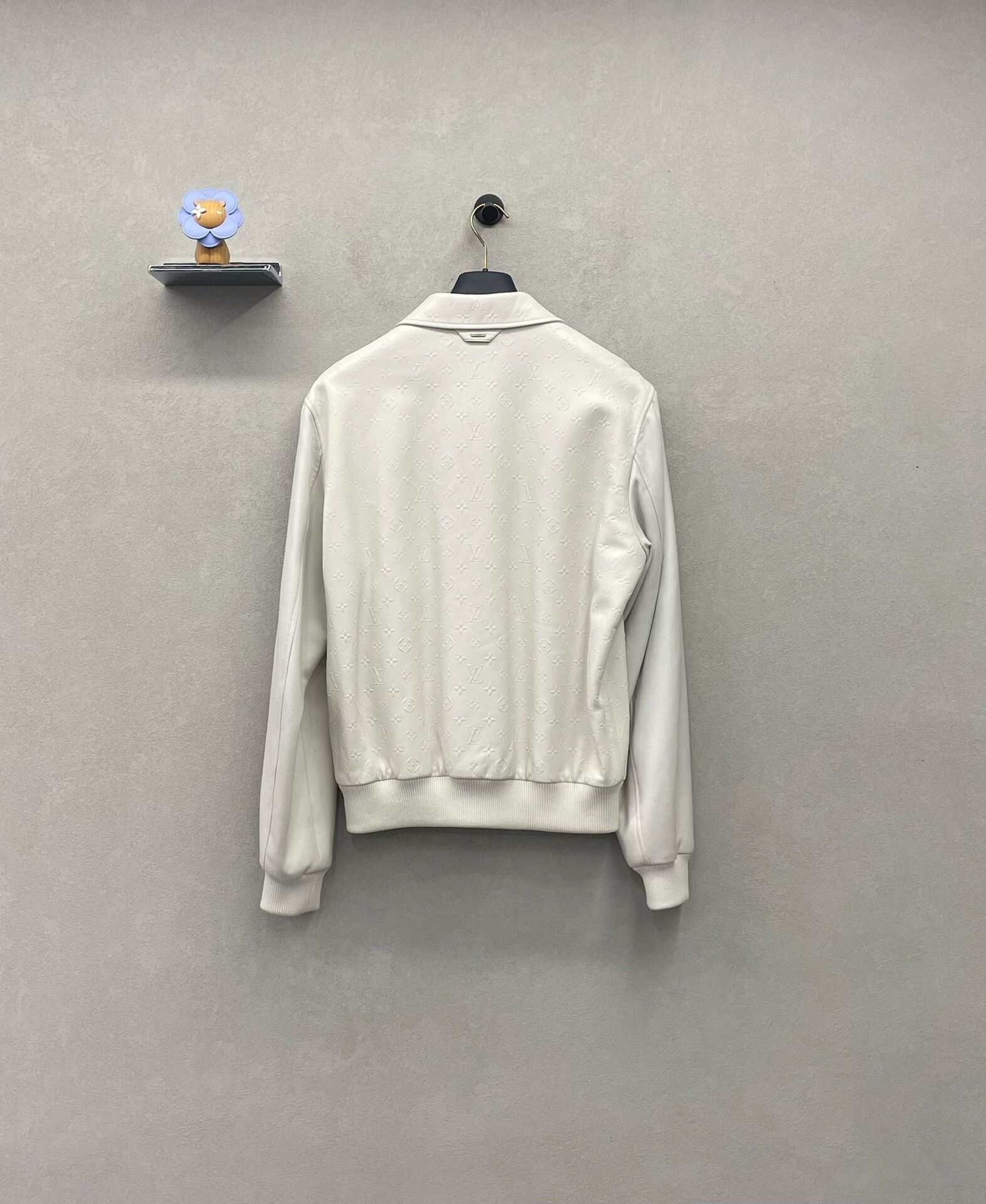 Louis Vuitton white logo lambskin leather jacket for men Size US L / EU 52-54 / 3 - 2 Thumbnail