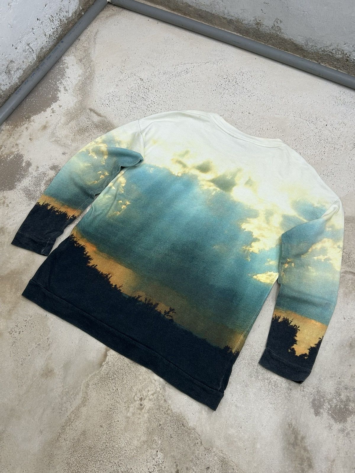 Designer × Japanese Brand Monki - Scenic Sunset Gradient w/ Vibrant Sky Hues Size US L / EU 52-54 / 3 - 11 Thumbnail