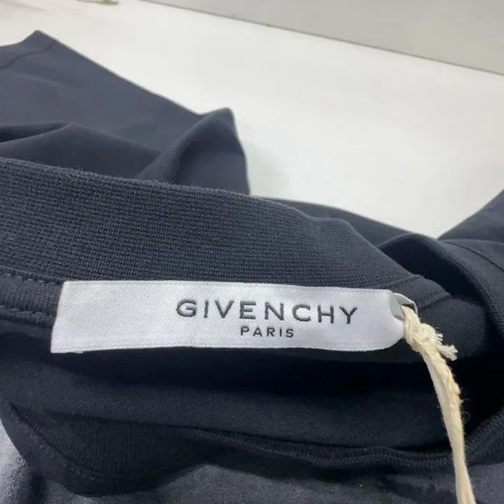 Givenchy Givenchy Givenchy Shark Graphic Loose Fit TShirt -2507 Size US S / EU 44-46 / 1 - 4 Thumbnail
