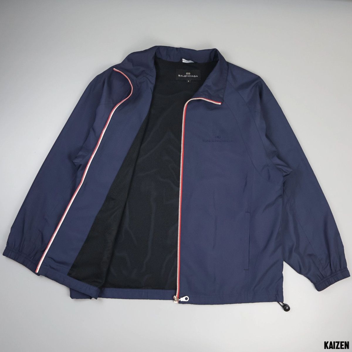 Balenciaga BALENCIAGA - VINTAGE EMBROIDERED SCRIPT LOGO LIGHT JACKET Size US XL / EU 56 / 4 - 2 Thumbnail