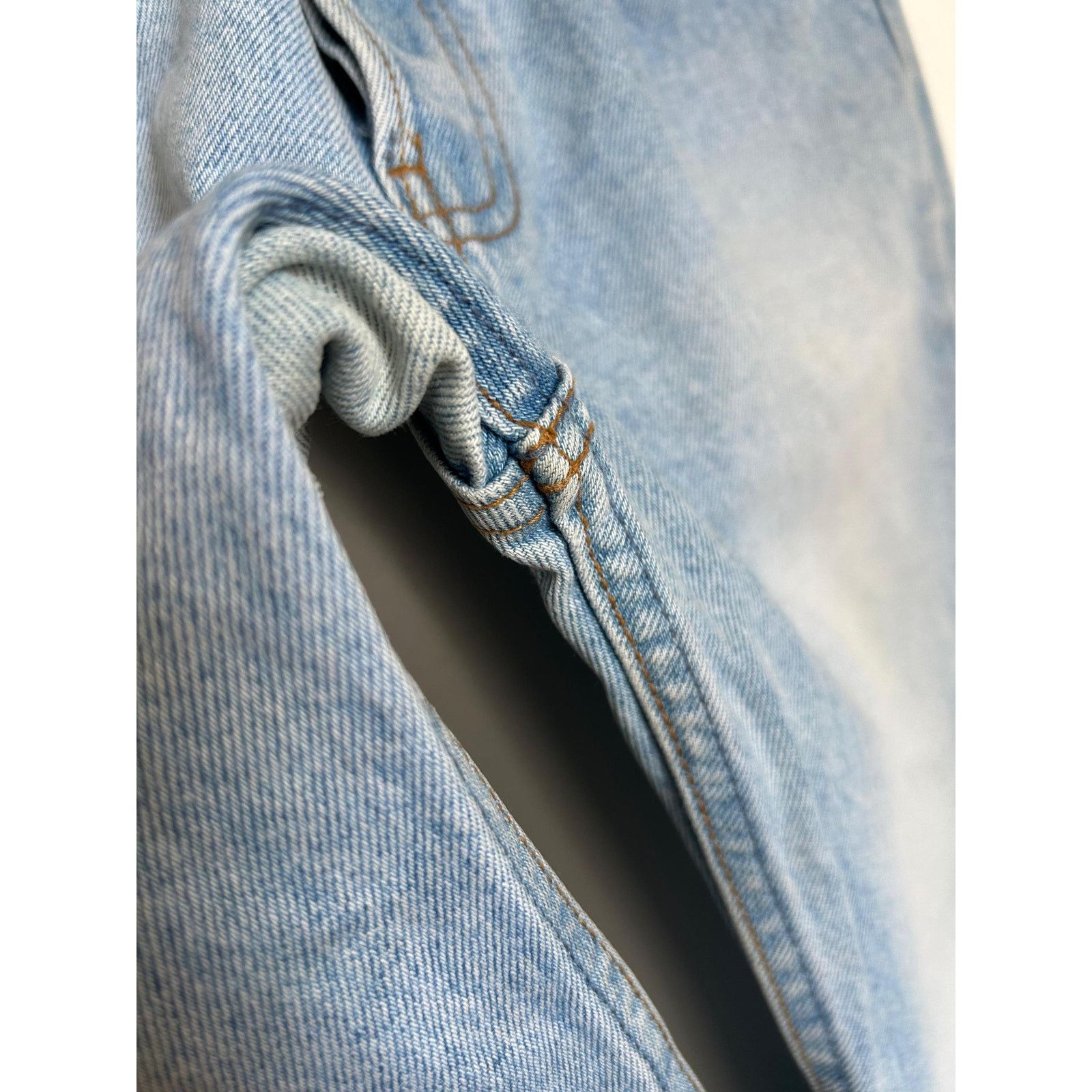 Levi's Vintage Levi's 501 Jeans 26x34 - USA 90s Mid Wash Button Fly Size US 26 / EU 42 - 8 Thumbnail