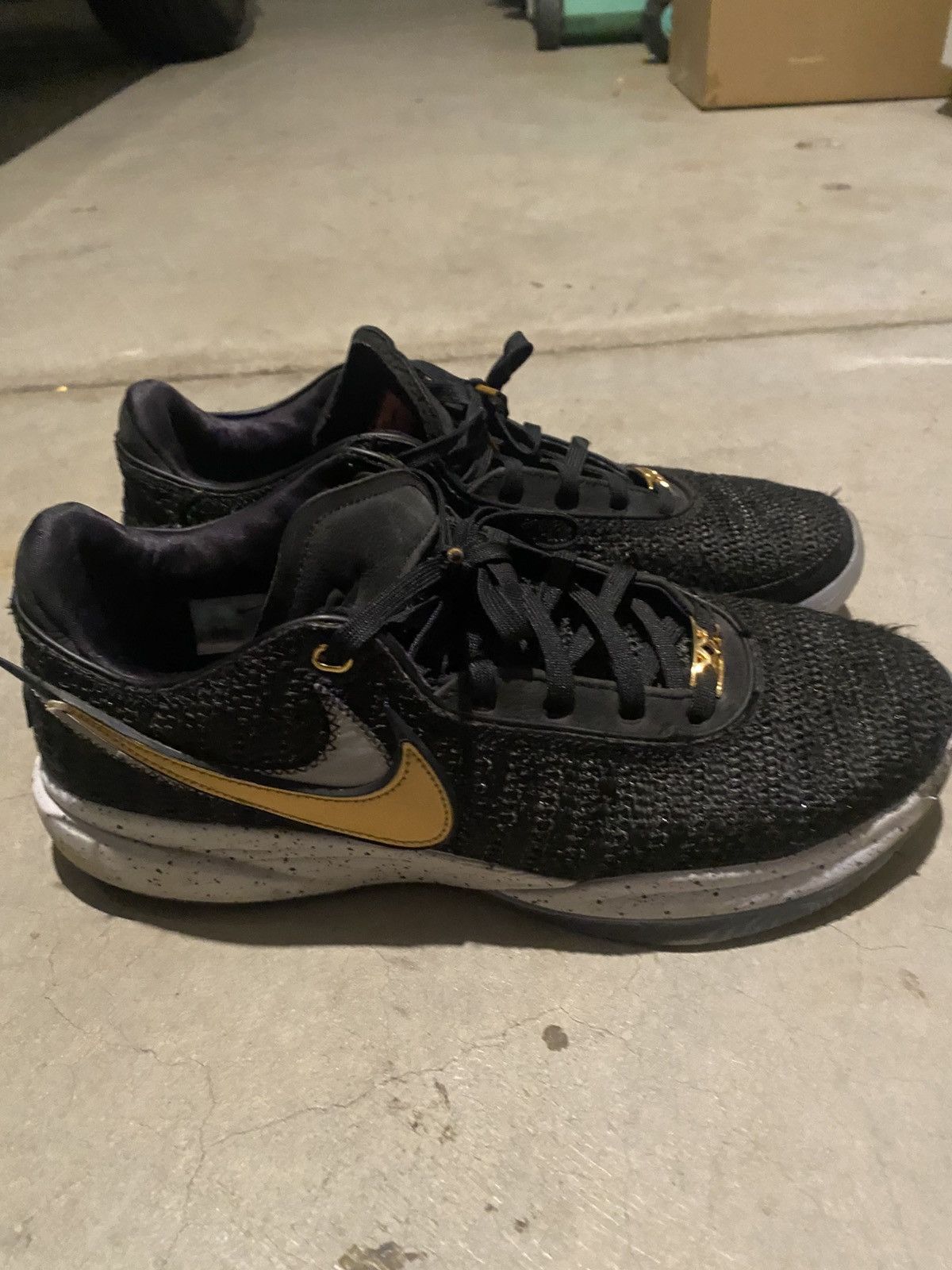 Nike Nike lebron 20 Black Metallic Gold Size US 11 / EU 44 - 3 Thumbnail