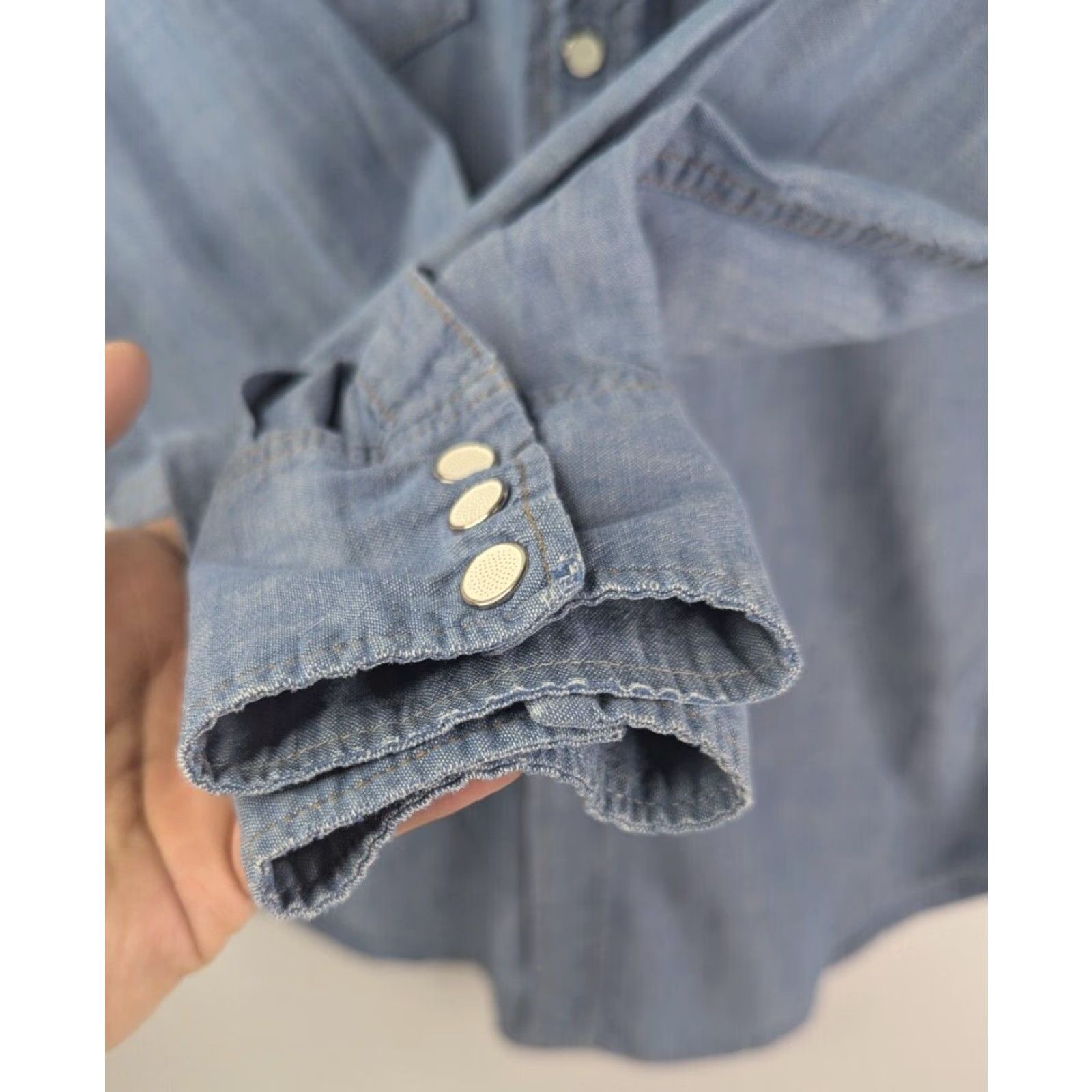 Wrangler VINTAGE Wrangler Chambray Denim Western Shirt Sanforized Snap Button 15.5 33 Blue Cotton Men Regular Size 15.5 XS-? Size US L / EU 52-54 / 3 - 7 Thumbnail