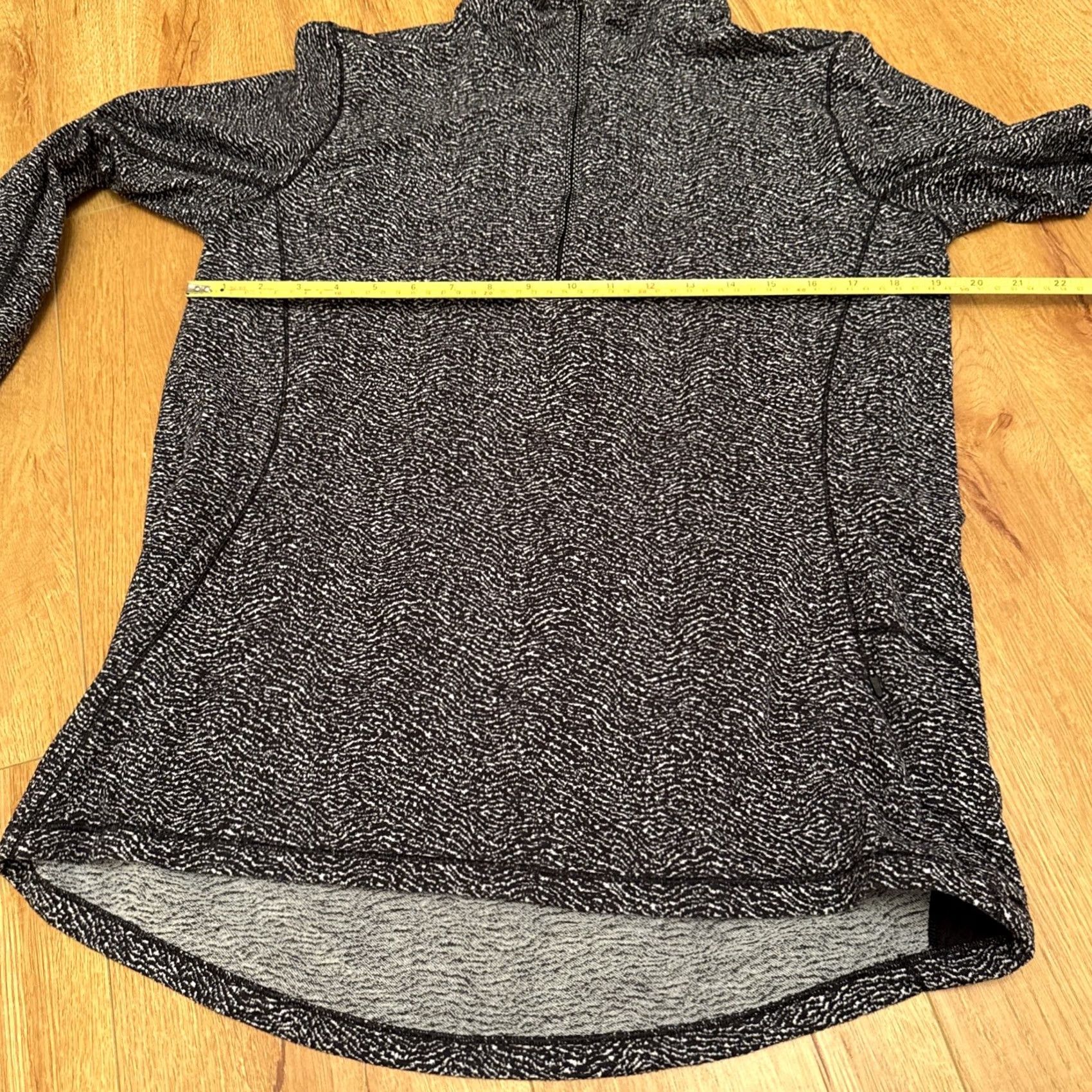 Lululemon Lululemon Outrun Half Zip Ripple Jacquard Size 12 Black White Thumb Holes Yoga Womens Kak? Size XL / US 12-14 / IT 48-50 - 6 Thumbnail