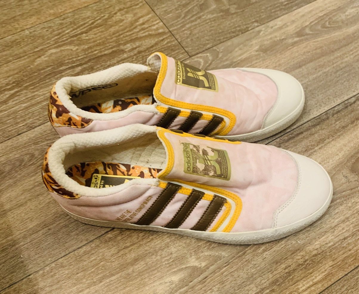 Adidas × WeSC Adidas WeSC x Dakota Slip-On 'White' Sneakers Size US 9.5 / IT 39.5 - 2 Thumbnail