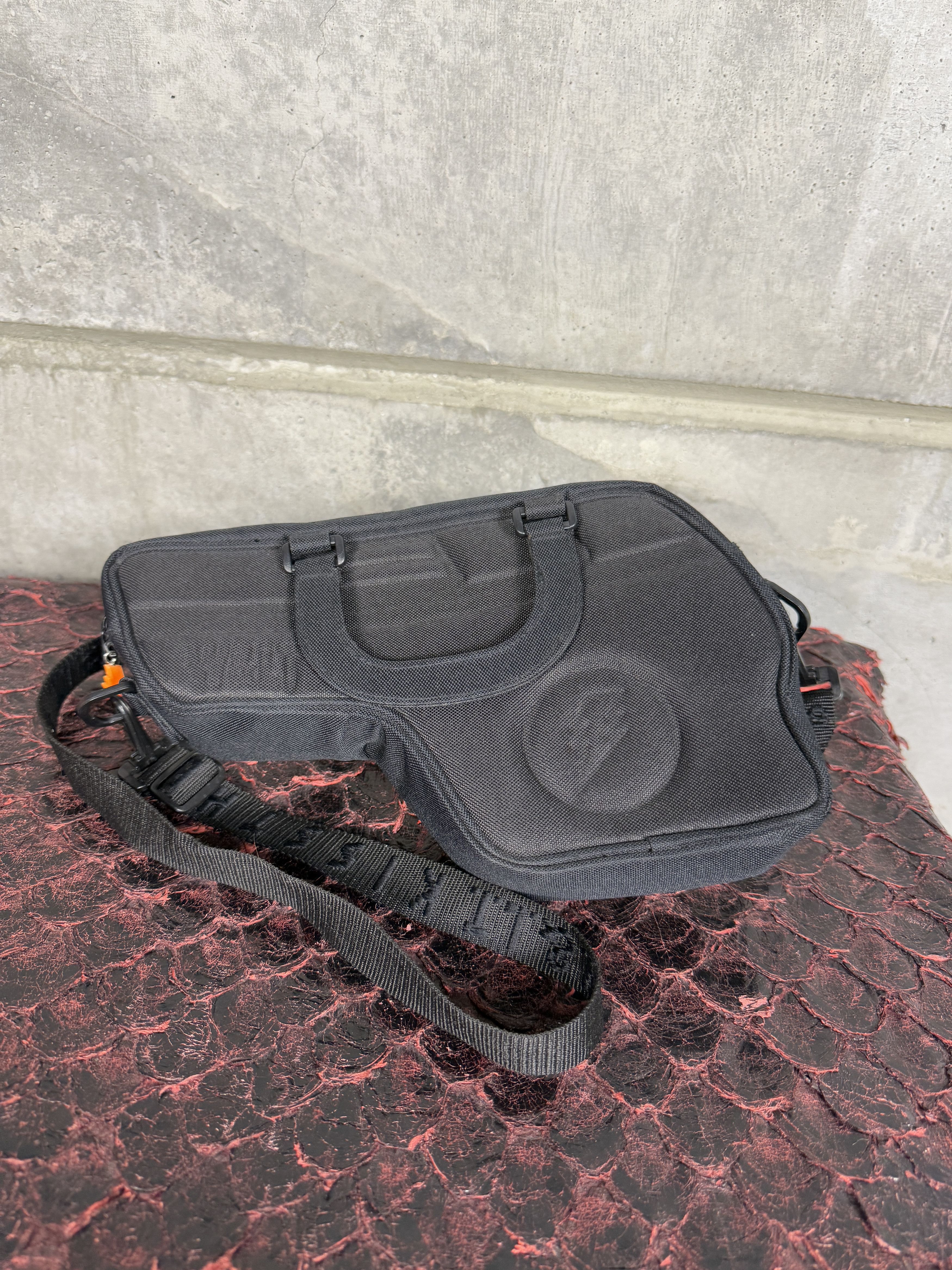 W&LT W&Lt Walter Van Beirendonck "Gun Shaped Bag " Size ONE SIZE - 3 Thumbnail