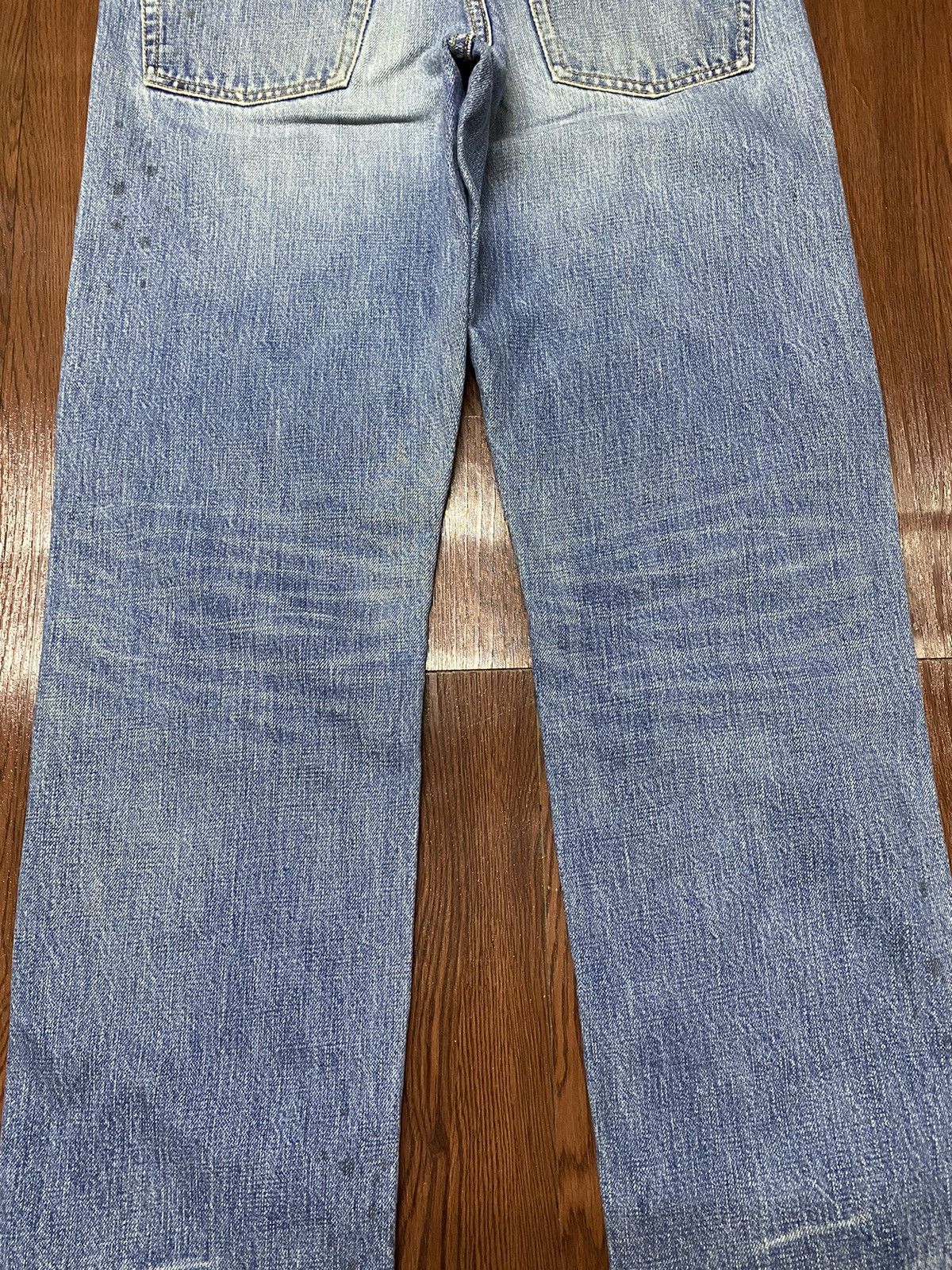 Japanese Brand Vintage Japanese Brand Light Wash Distressed Grunge Jeans Size US 31 - 12 Thumbnail