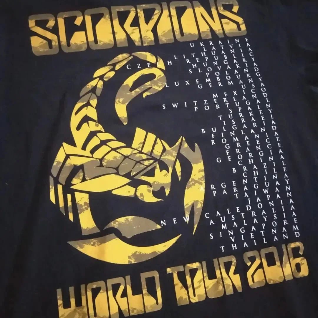 Gildan Scorpions World Tour 2016 Size US M / EU 48-50 / 2 - 5 Thumbnail