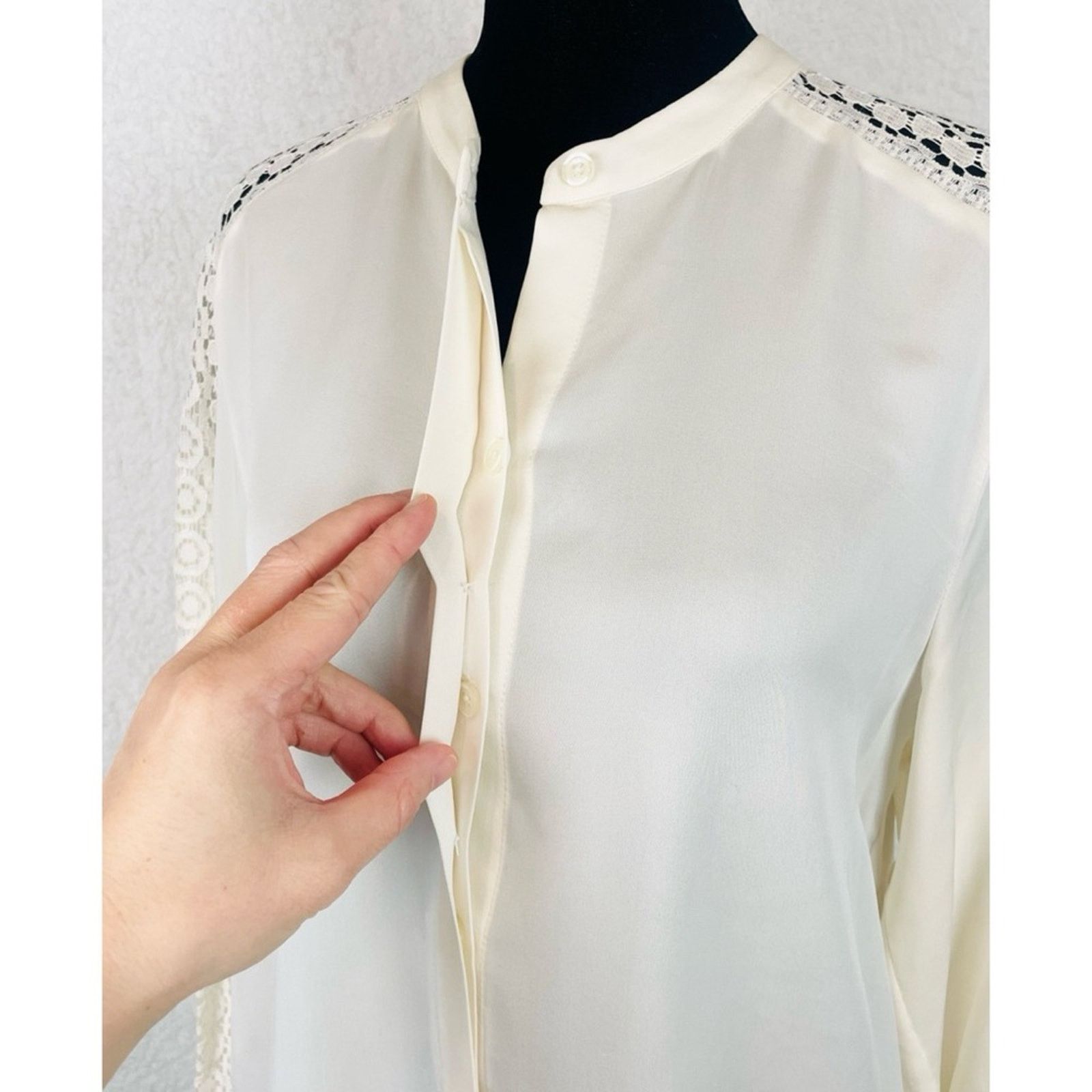 Michael Kors MICHAEL KORS • Cream/Ecru Lace Trim Button-Down Shirt Size M / US 6-8 / IT 42-44 - 7 Thumbnail