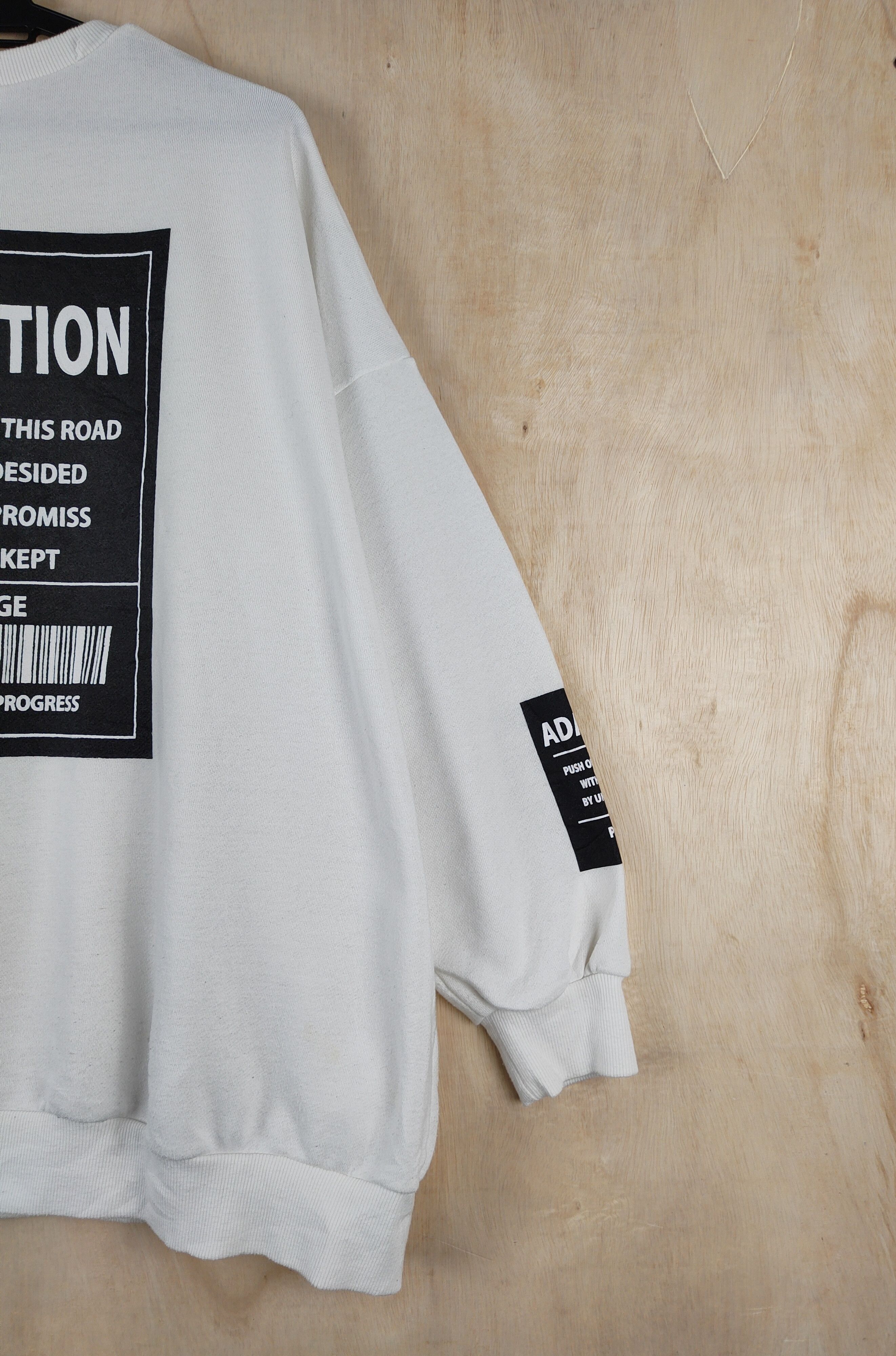 Japanese Brand × Vintage Ingni White baggie Sweatshirts #S2584 Size US M / EU 48-50 / 2 - 3 Thumbnail