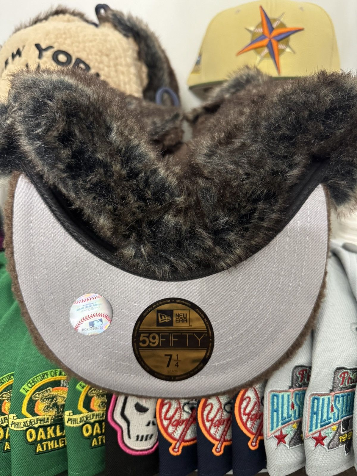 Hat Club × MyFitteds × New Era NEW YORK YANKEES 2009 SHERPA DOG EAR NEW ERA FITTED CAP Size ONE SIZE - 2 Thumbnail