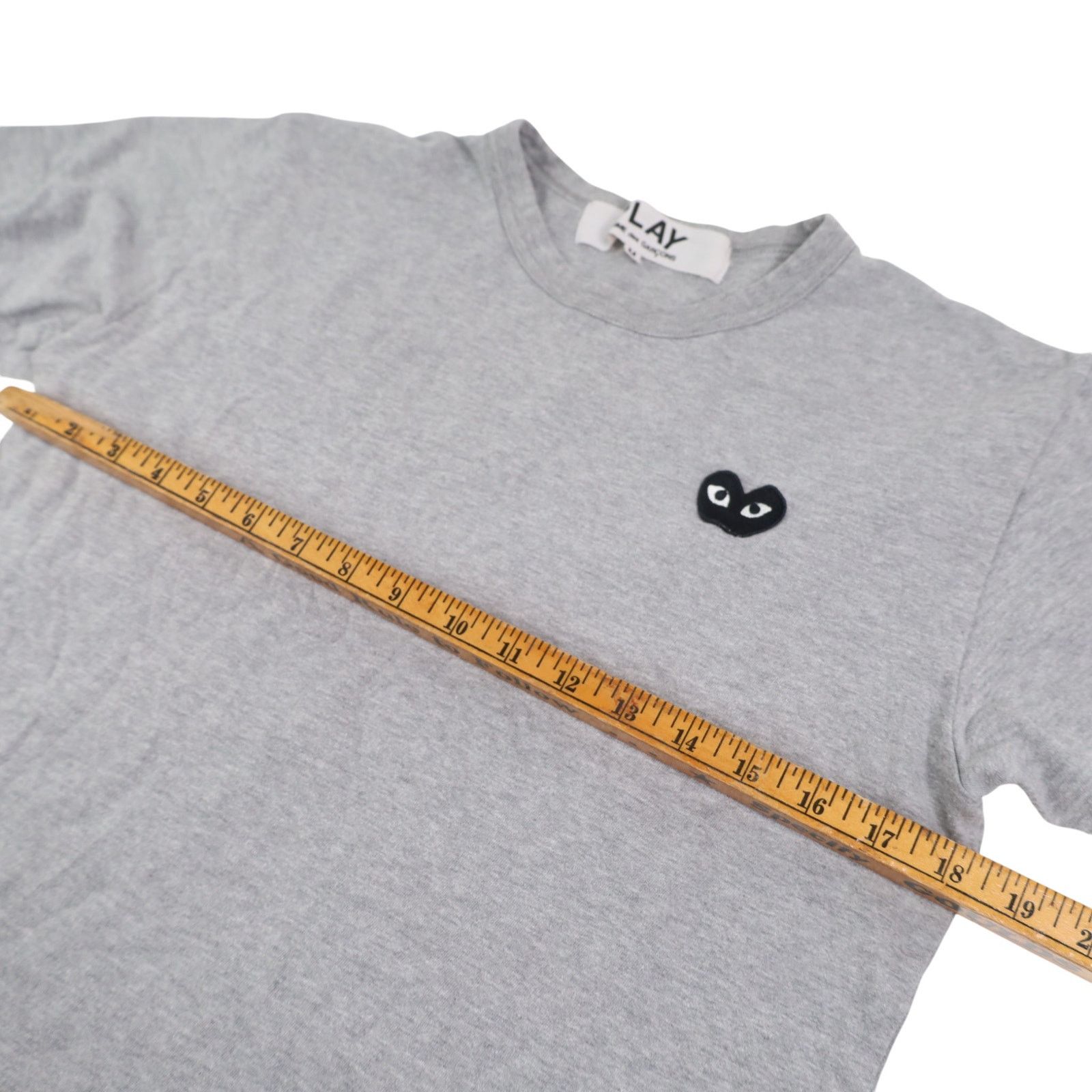 Comme des Garcons Comme Des Garcons Play Heart Patch Graphic T Shirt Size US M / EU 48-50 / 2 - 5 Thumbnail