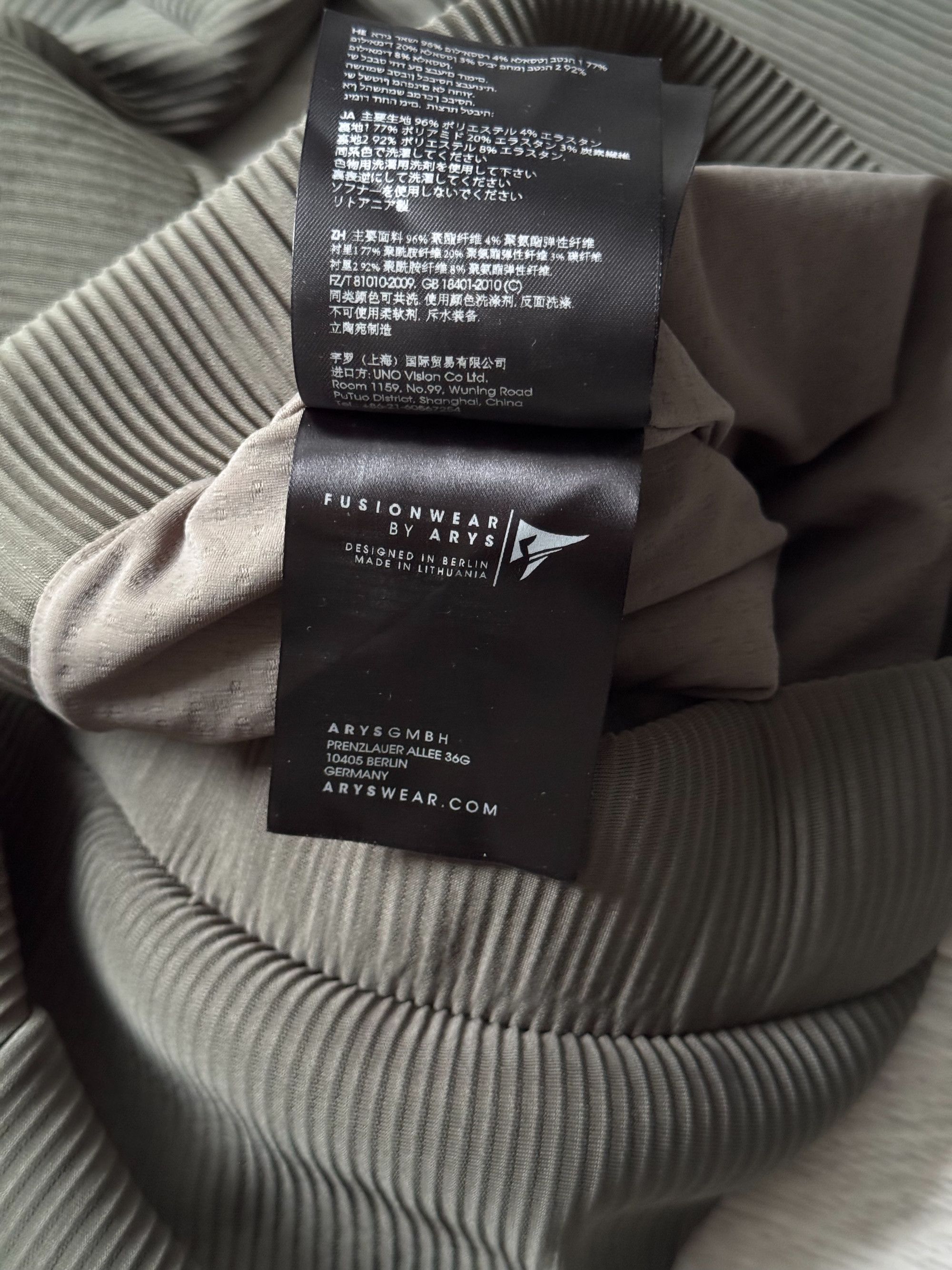 Other Arys Fusionwear Berlin Breeze Bomber Tech Jacket Size L Size US L / EU 52-54 / 3 - 7 Thumbnail