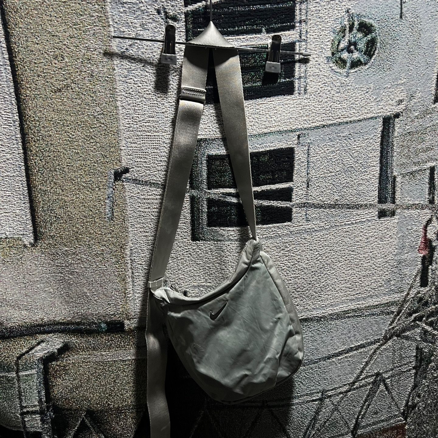 Nike (SOLD OUT)Nike silver mini cross bag Size ONE SIZE - 1 Thumbnail