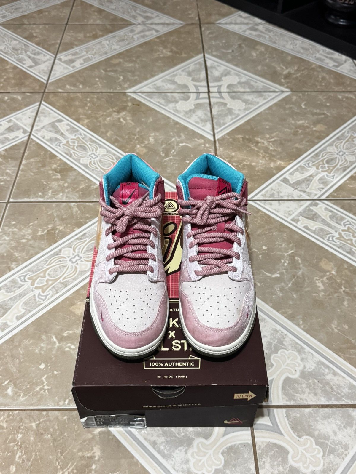 Social Status Social status strawberry milk mid dunks Size US 9.5 / EU 42-43 - 12 Thumbnail