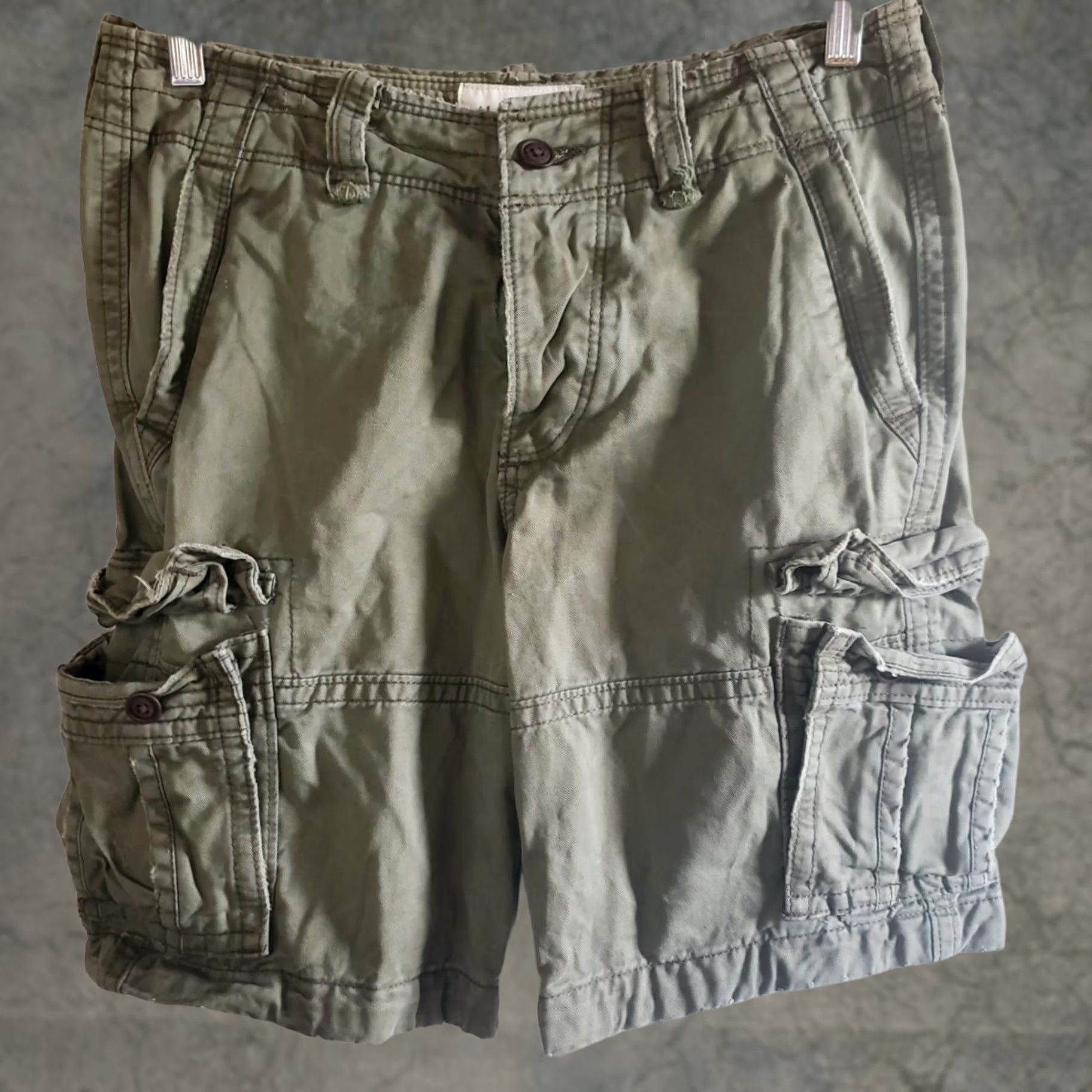 Abercrombie & Fitch Abercrombie & Fitch Mens Cargo Shorts Sz 30 Olive Green Heavyweight Cotton Cargo Pocket Button Closure Size US 30 / EU 46 - 1 Thumbnail