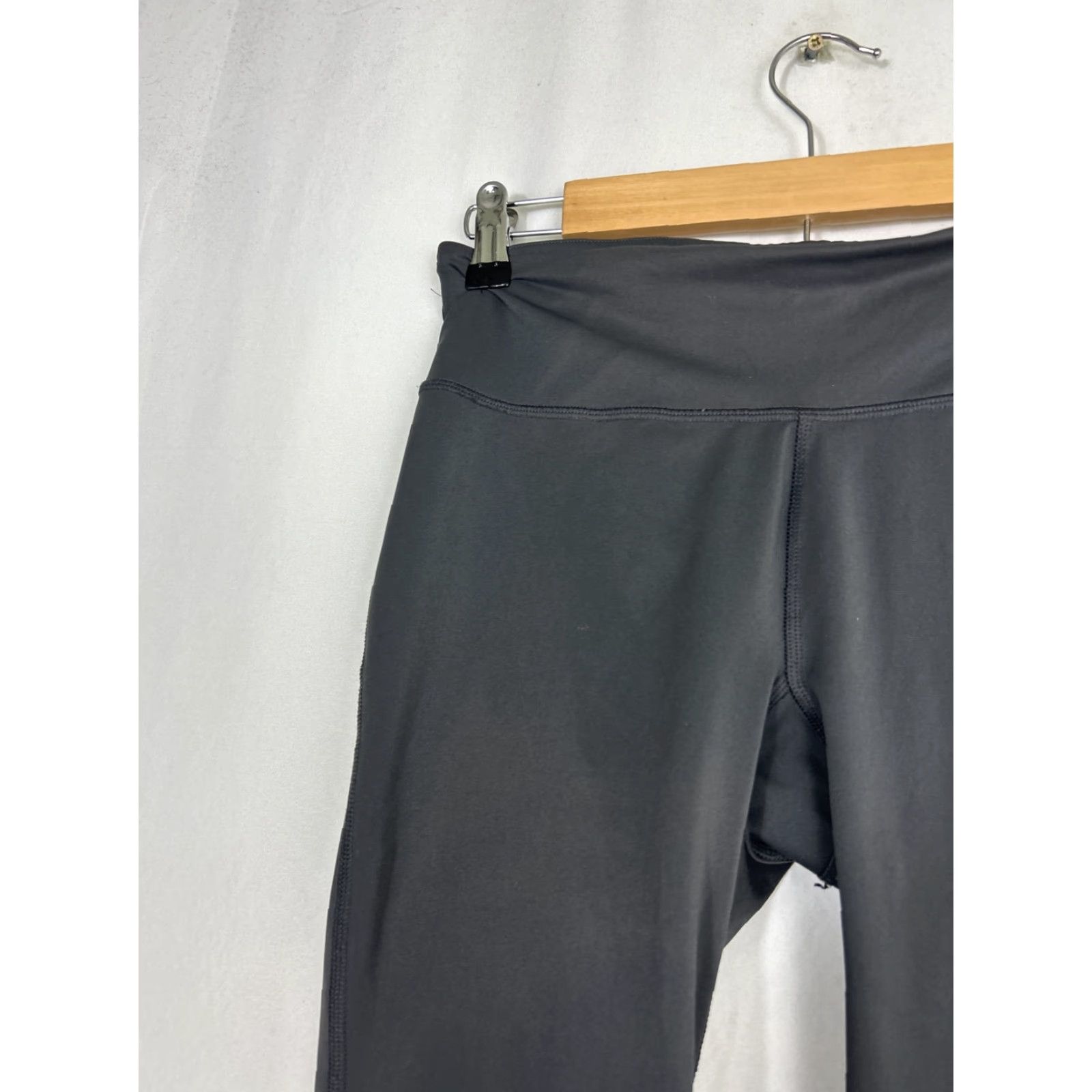 Under Armour Under Armour Womens Capri Pants Compression HeatGear Gray M 30X18 Activewear Size 32" / US 10 / IT 46 - 5 Thumbnail