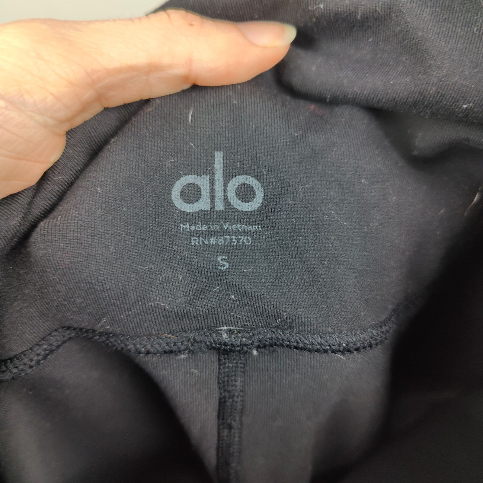 Alo Yoga Alo Yoga Radiance Leggings Womens Small Black Eyelet Size 28" / US 6 / IT 42 - 7 Thumbnail