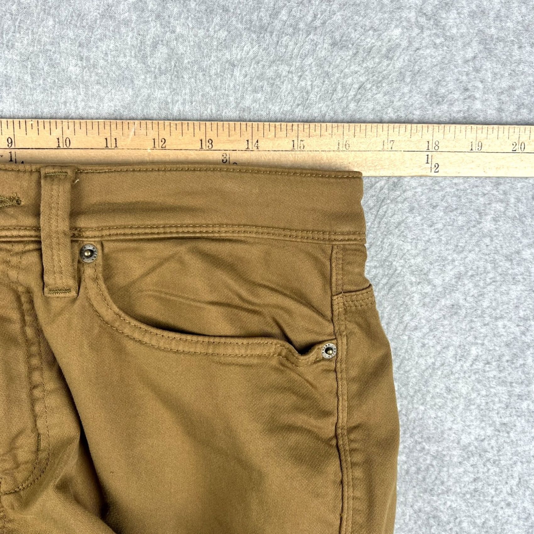 DUER DUER DU/ER No Sweat N2X Relaxed Taper Pants Chino Stretch Beige 32x28 Mens Size US 32 / EU 48 - 6 Thumbnail