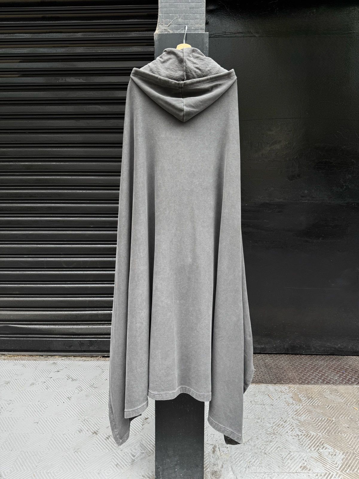 Raf Simons Raf Simons AW04 Waves Cape Size US M / EU 48-50 / 2 - 6 Thumbnail