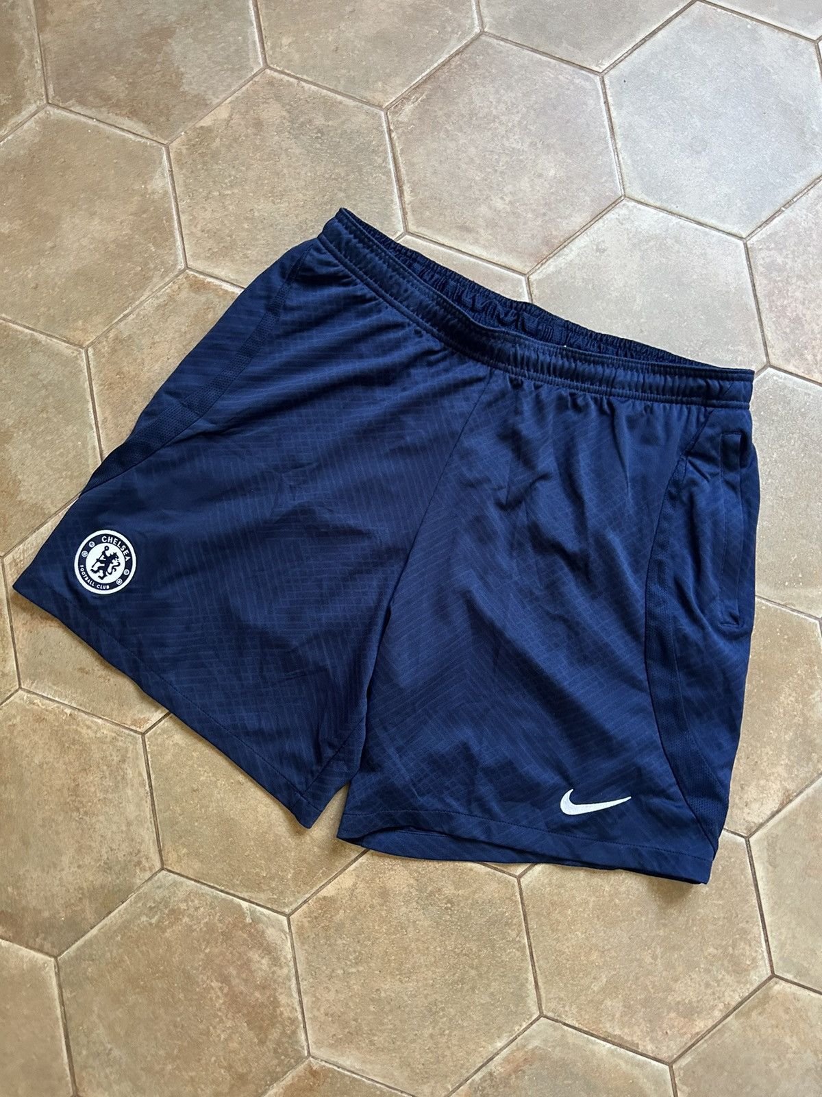 Chelsea Soccer × Nike NIKE FC CHELSEA SHORTS Size US 36 / EU 52 - 2 Thumbnail