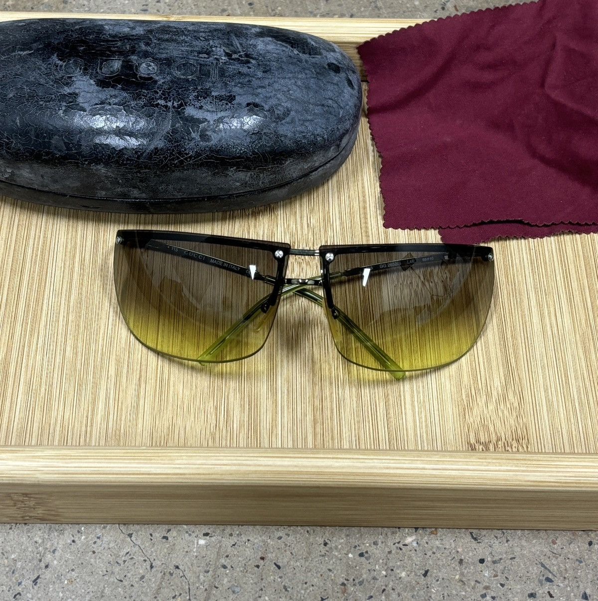 Gucci × Vintage ✨ Y2K Gucci Small Sunglasses Clear Grey GG2452