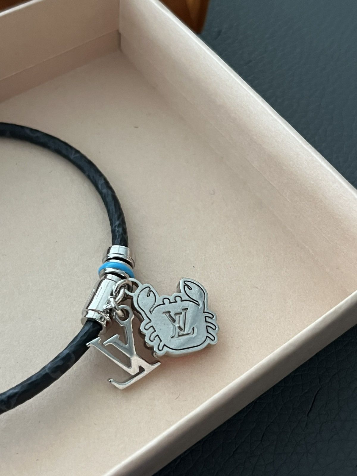 Louis Vuitton Louis Vuitton Logo Bracelet Runway limited edition NEW Size ONE SIZE - 10 Thumbnail