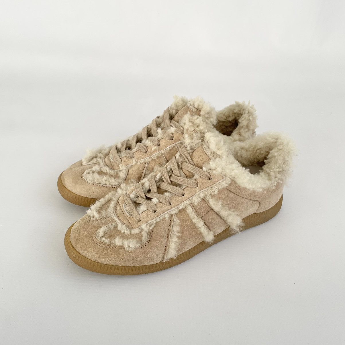 Maison Margiela Beige Shearling GAT Sneakers Size US 8 / IT 38 - 1 Thumbnail