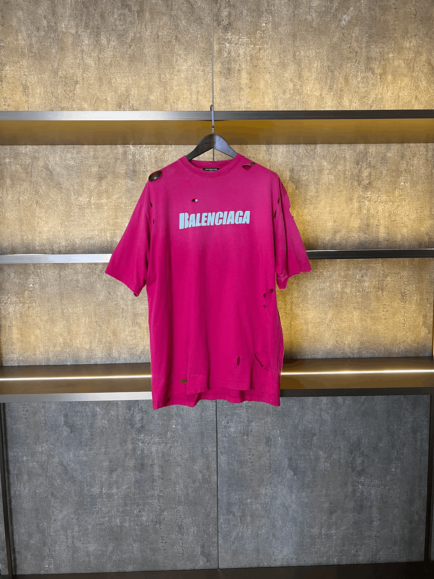 Balenciaga Balenciaga Distressed Red T-Shirt xs Men Size US XS / EU 42 / 0 - 1 Thumbnail