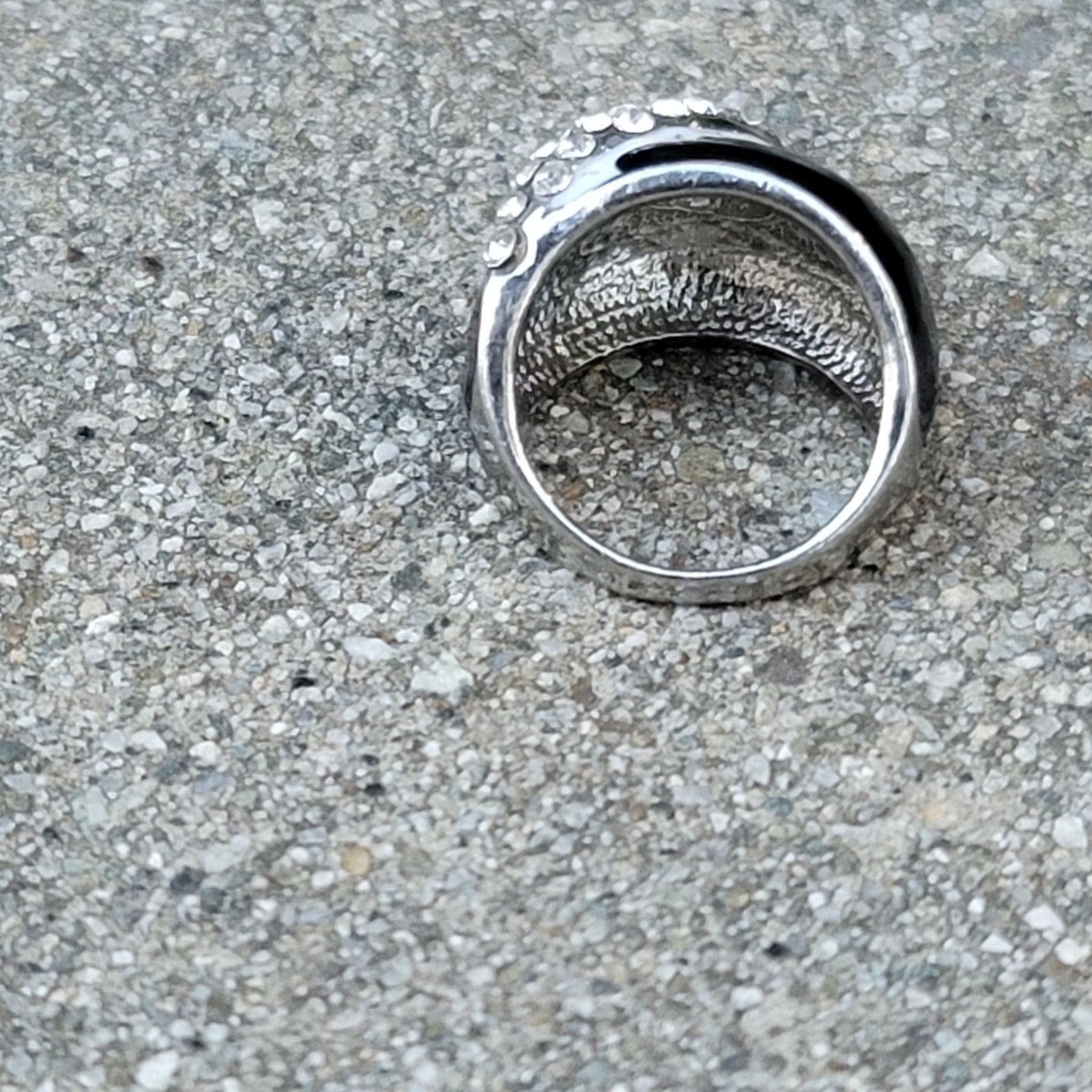 The Unbranded Brand Silver Tone Black Enamel Art Deco Rhinestone Ring Size ONE SIZE - 6 Thumbnail