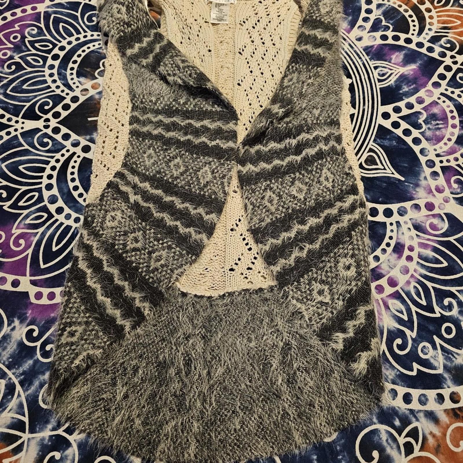 Designer Max Studio Kid's Grey and Cream Vest Size US M / EU 48-50 / 2 - 2 Thumbnail