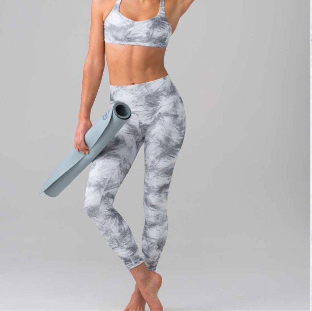Lululemon Lululemon Wunder Under 7/8 Tight Breeze By White Sz 4 Size 27" / US 4 / IT 40 - 2 Thumbnail