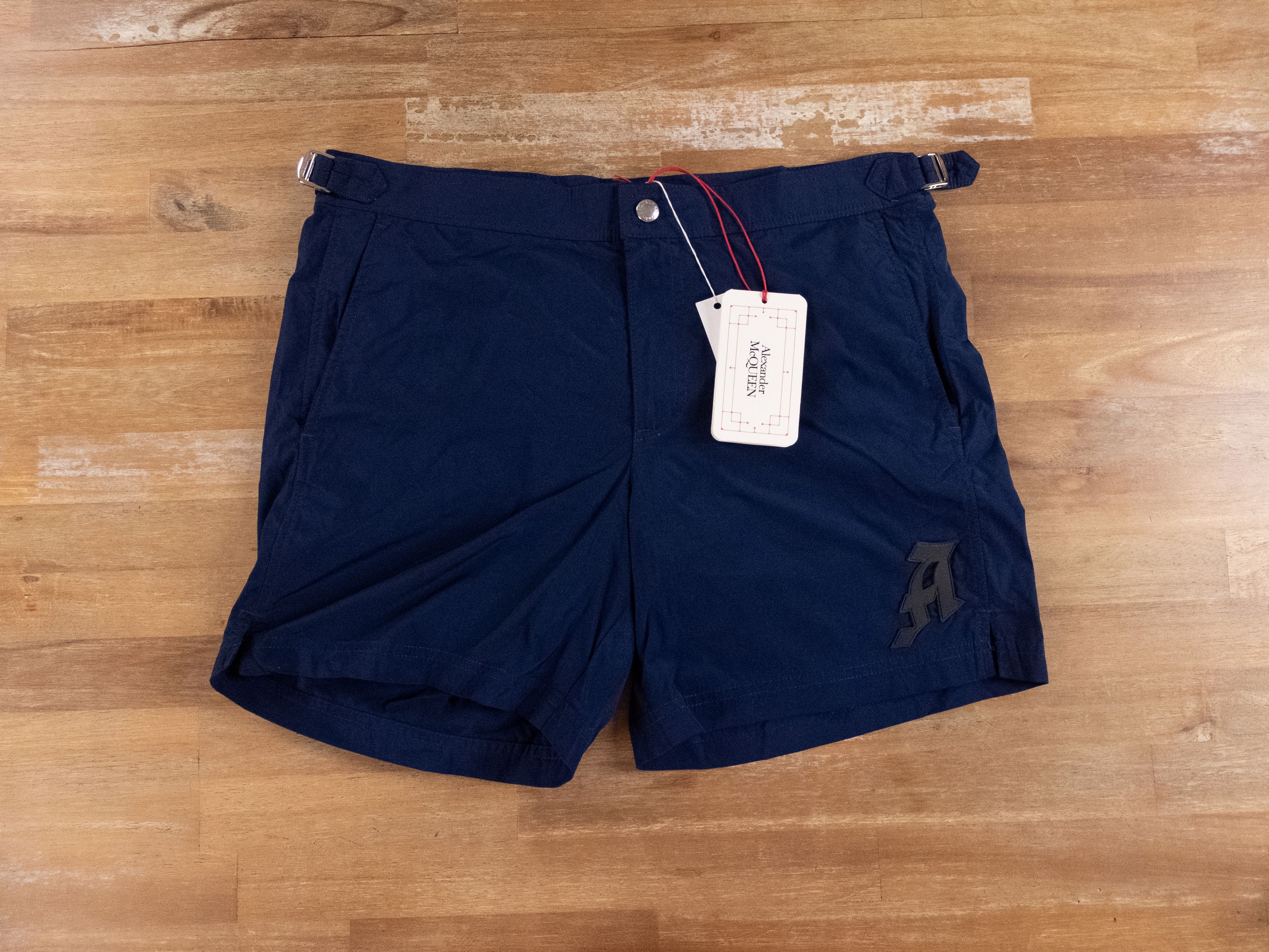 Alexander McQueen ALEXANDER MCQUEEN navy blue gothic A logo swim shorts Medium Size US 34 / EU 50 - 1 Thumbnail