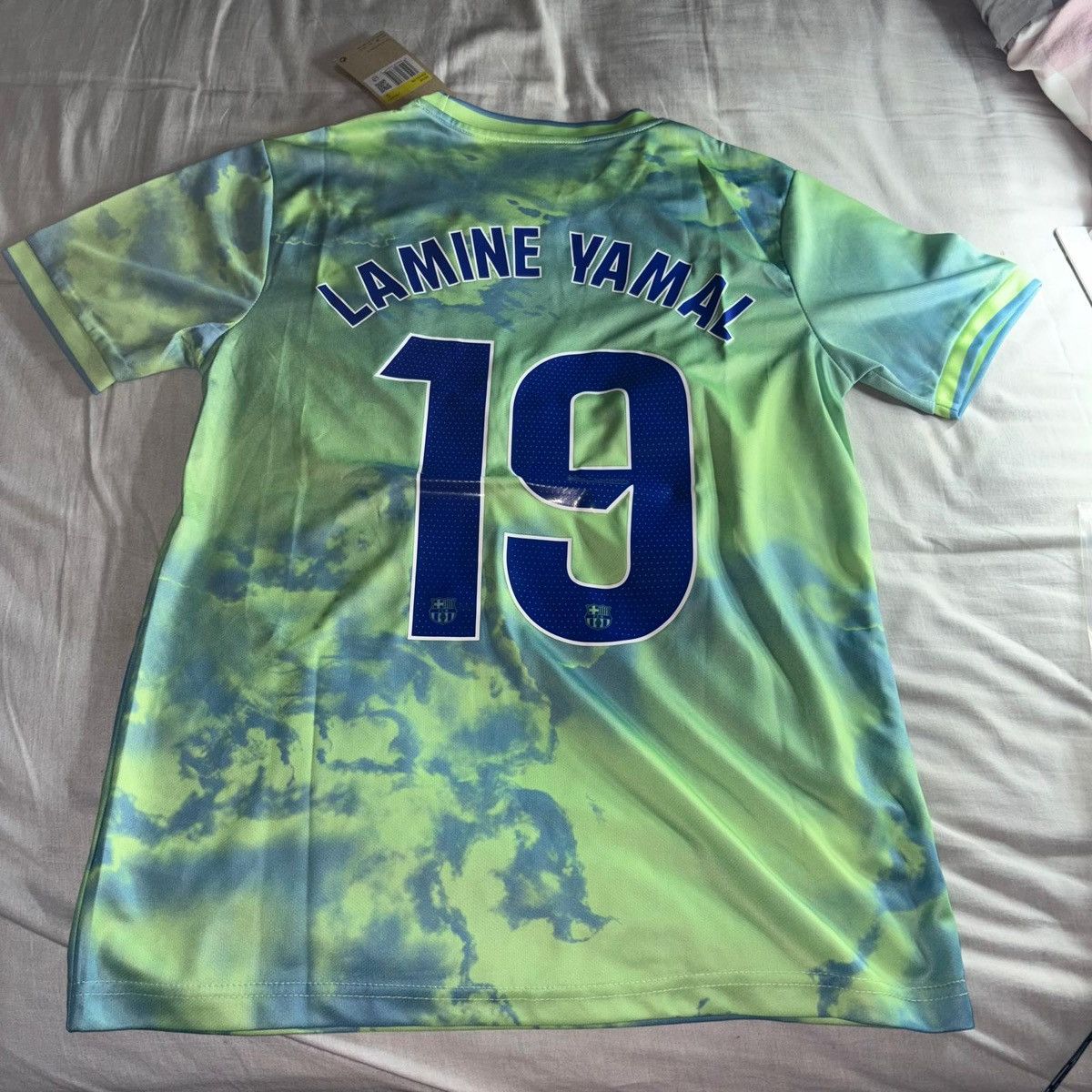 Nike lamine yamal barcelona concept shirt 24/25 new Size US S / EU 44-46 / 1 - 3 Thumbnail