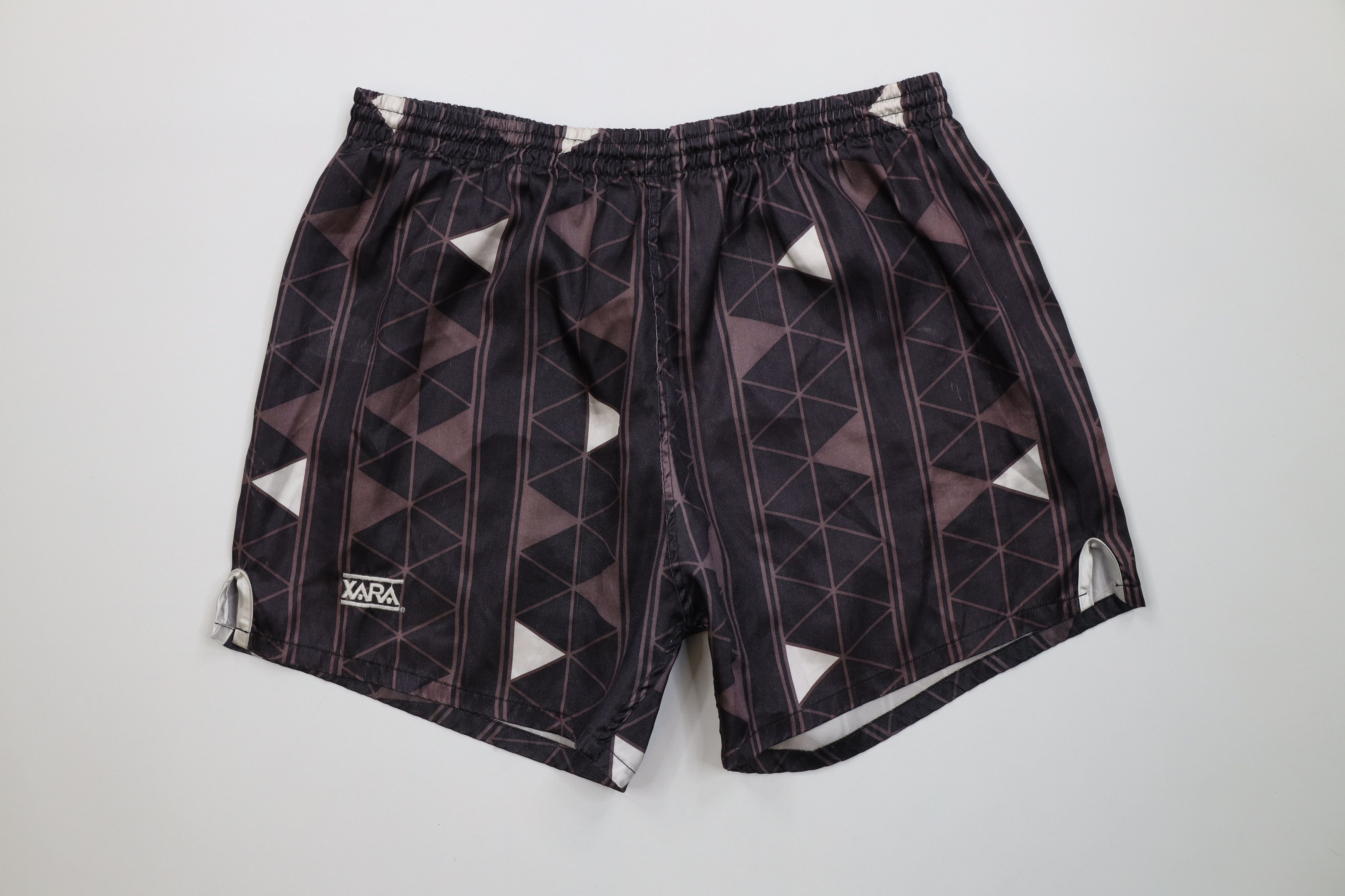 Vintage Vintage 90s Geometric Running Jogging Soccer Shorts Size US 34 / EU 50 - 1 Thumbnail