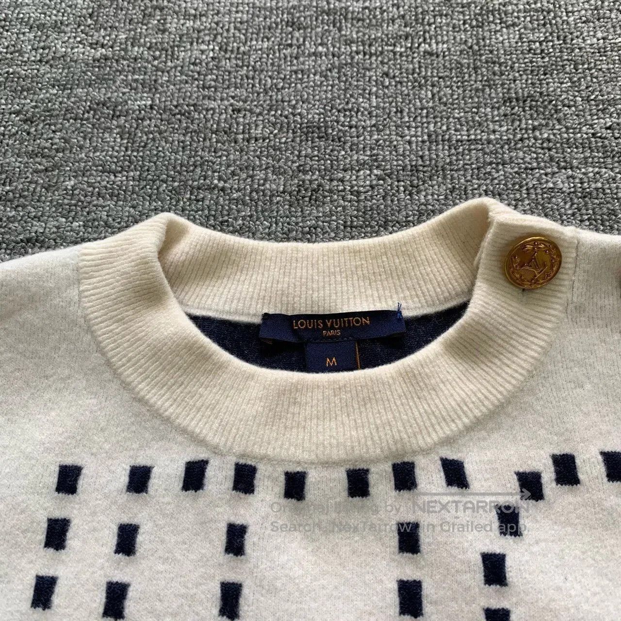 Louis Vuitton lv large logo wool sweater in cream. Size US M / EU 48-50 / 2 - 9 Thumbnail