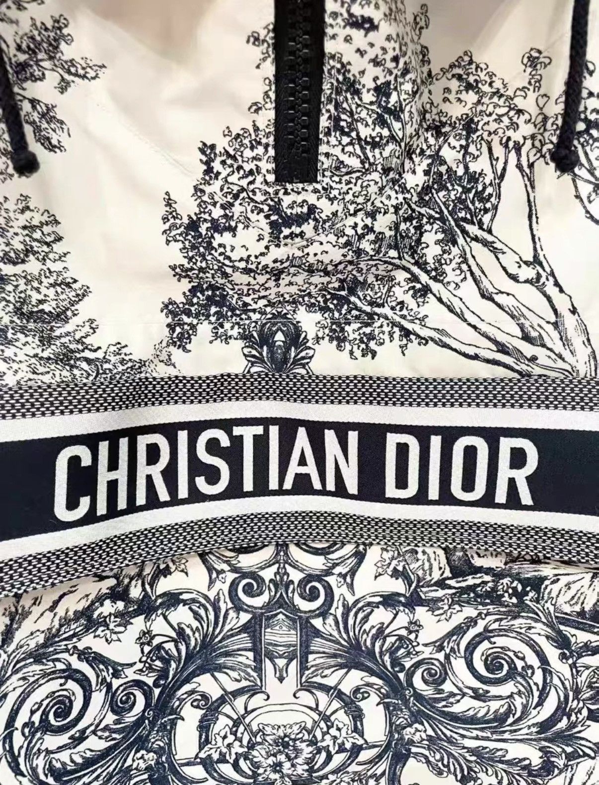 Dior Dior Classic Hooded Windbreaker Jacket J33 Size XS / US 0-2 / IT 36-38 - 2 Thumbnail