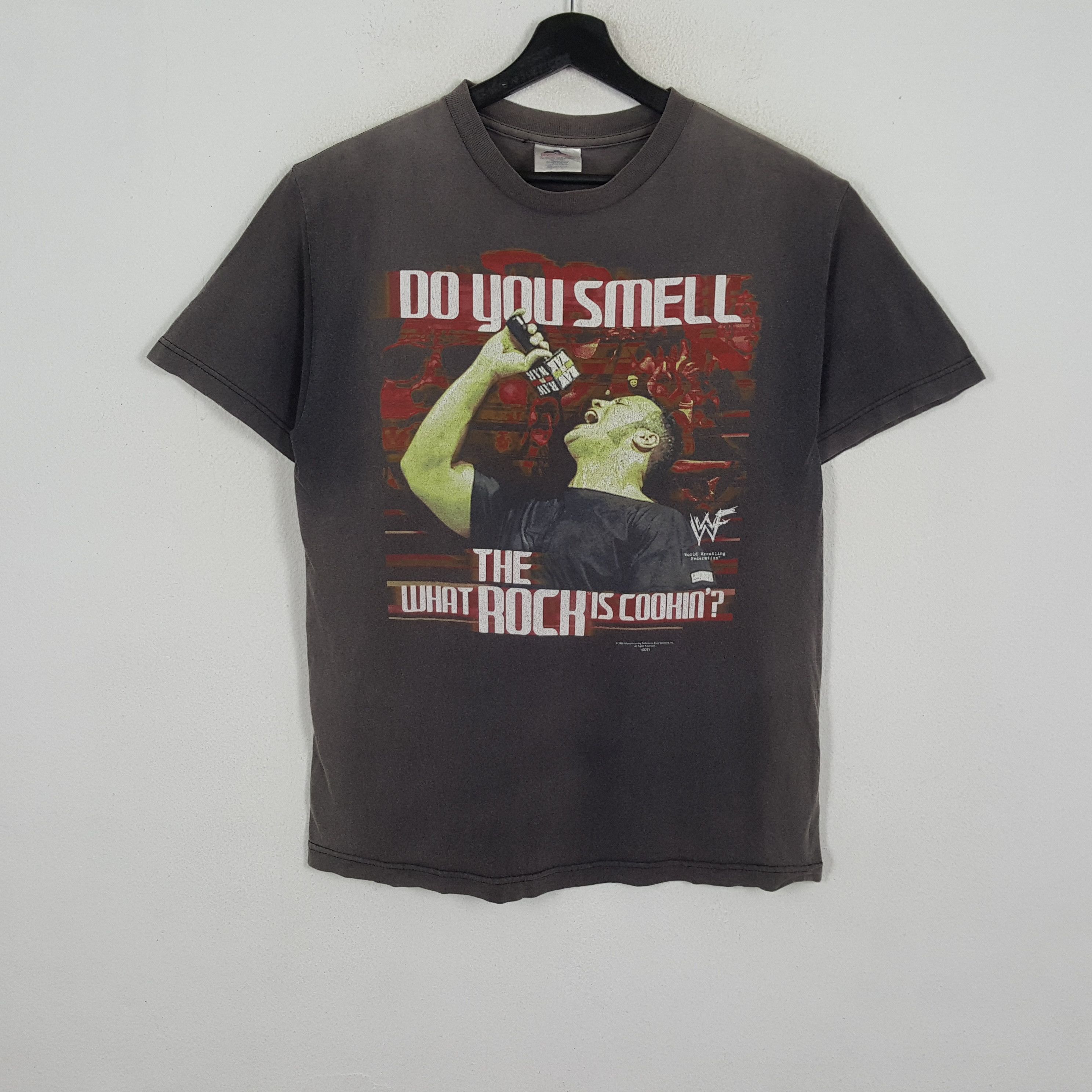 WWE THE ROCK Wrestling Entertainment Faded Vintage Tshirt